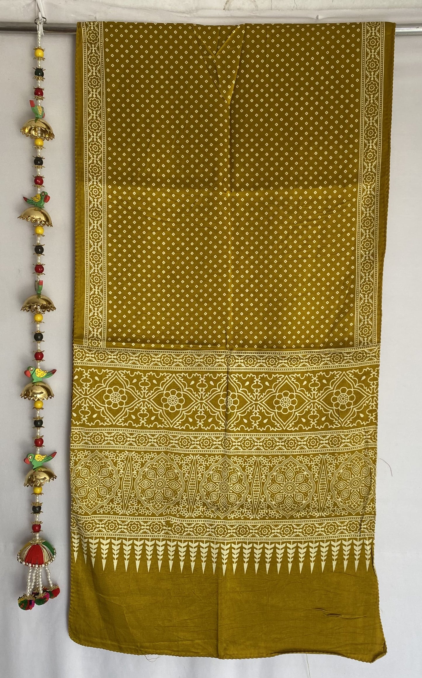 Bandhani Mashroo Stoles