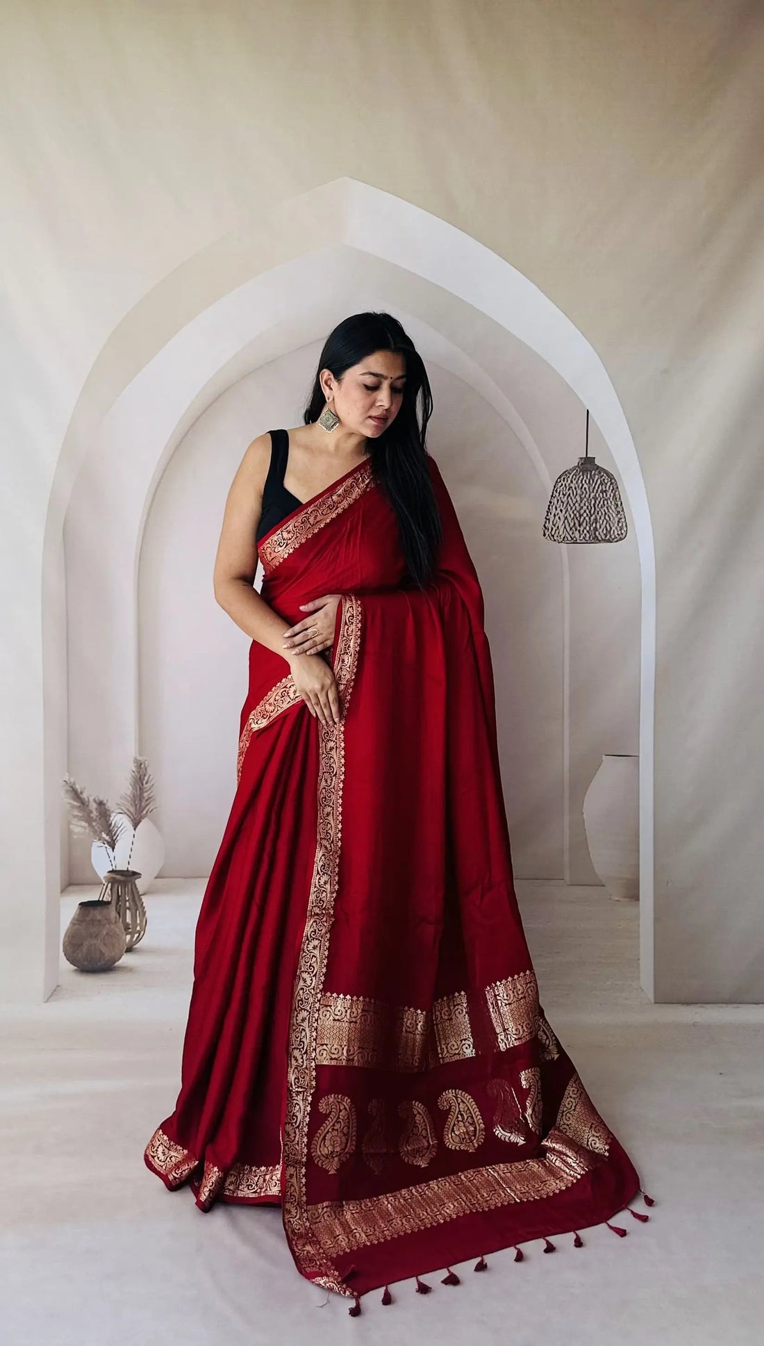Nakshi Jari Border Plain Modal Saree RAKHIYO