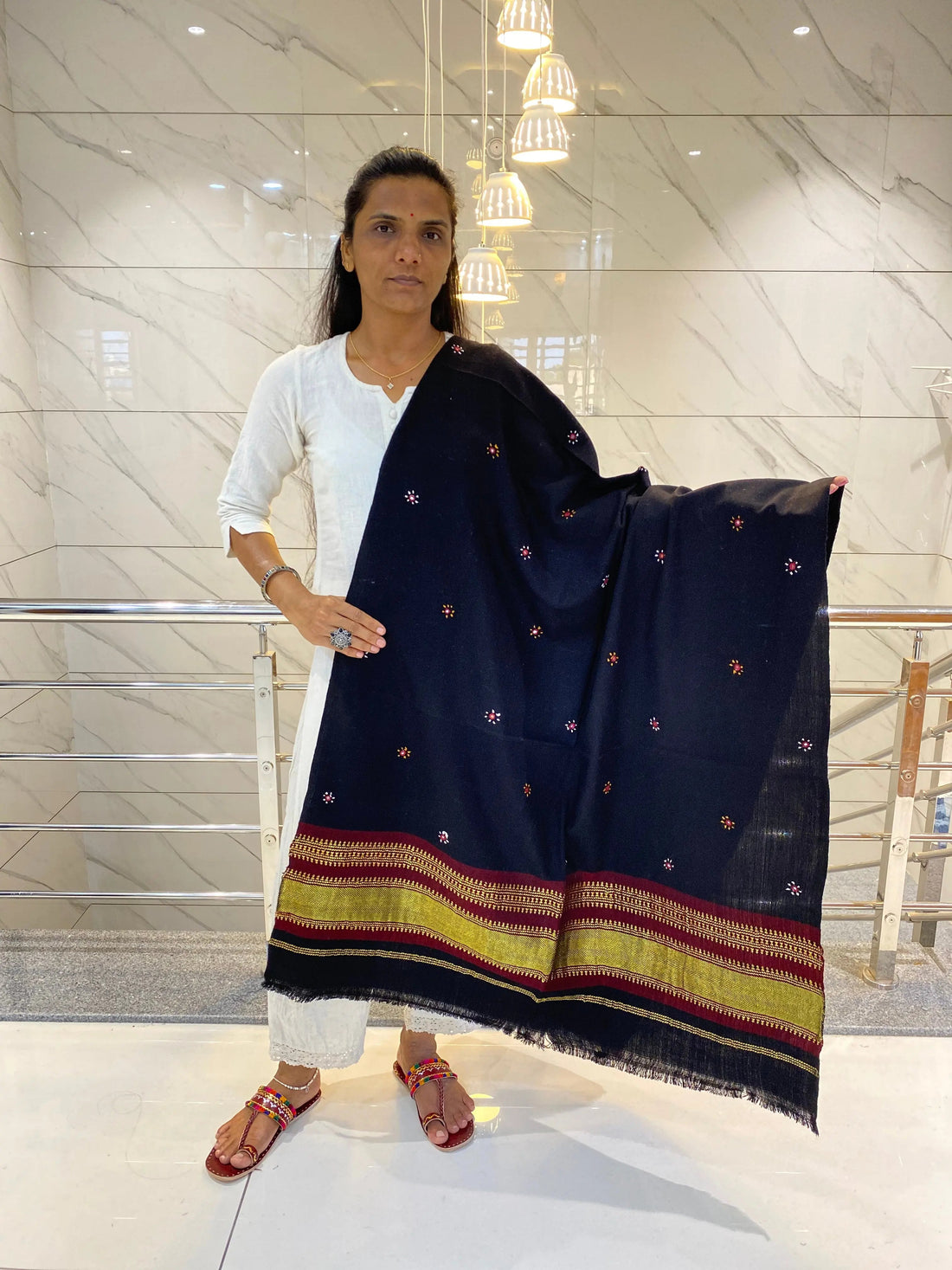 Black Jari Abhala Bhujodi Woolen Shawl RAKHIYO