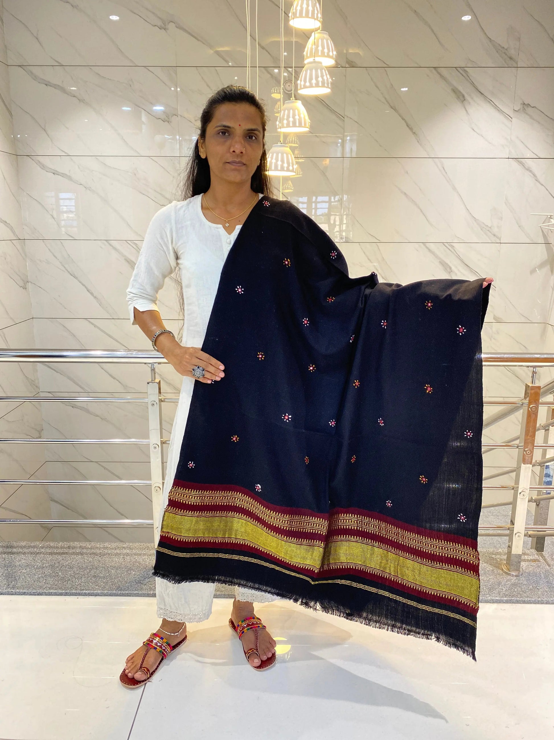 Black Jari Abhala Bhujodi Woolen Shawl RAKHIYO