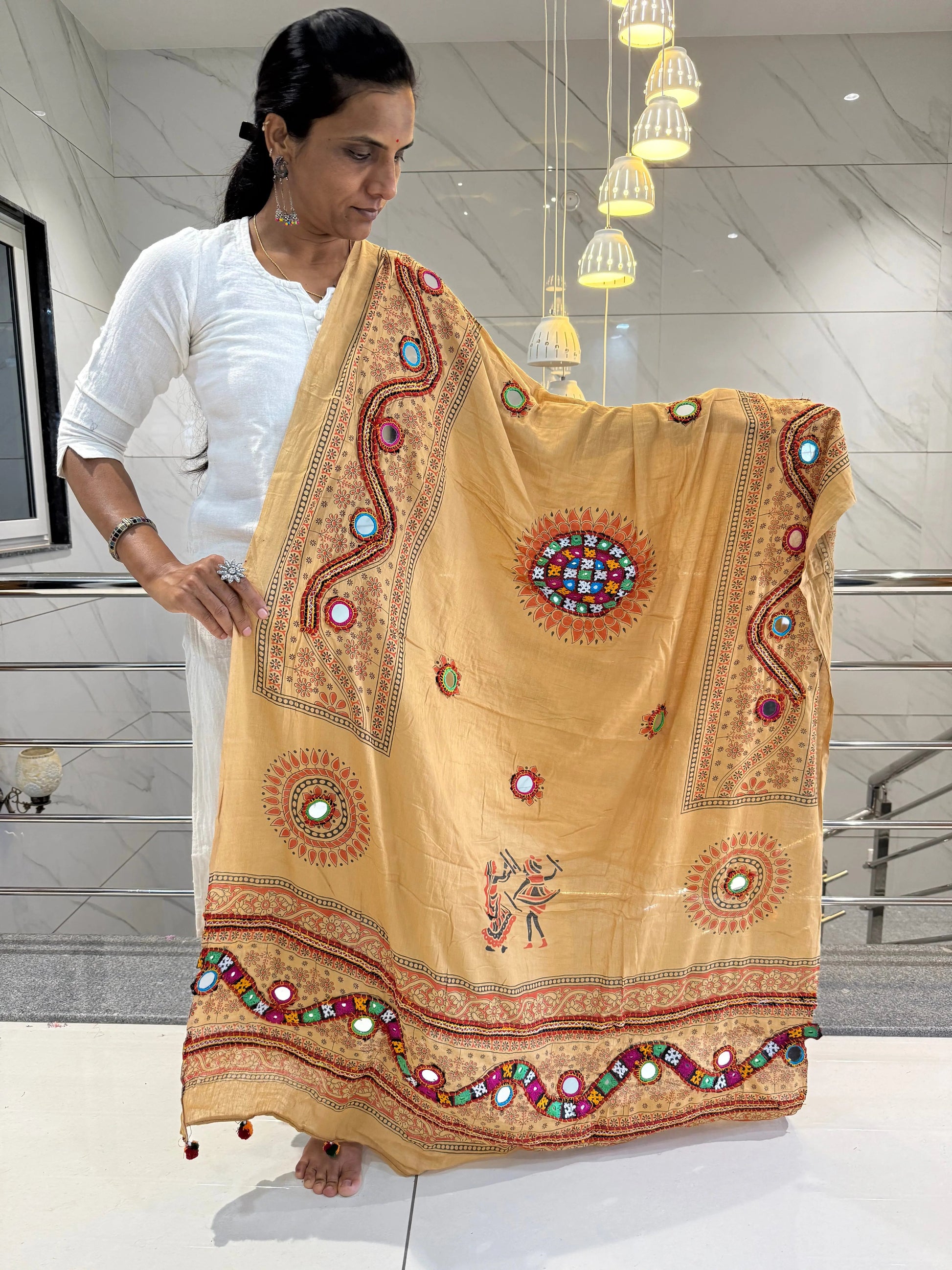 Cream Kutchhi Bavariya Cotton Dupatta RAKHIYO