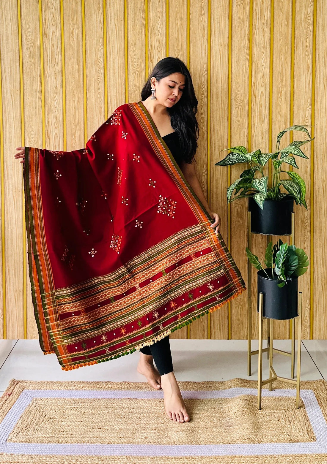 Maroon Kutchhi Buta Bhujodi Woolen Shawl RAKHIYO