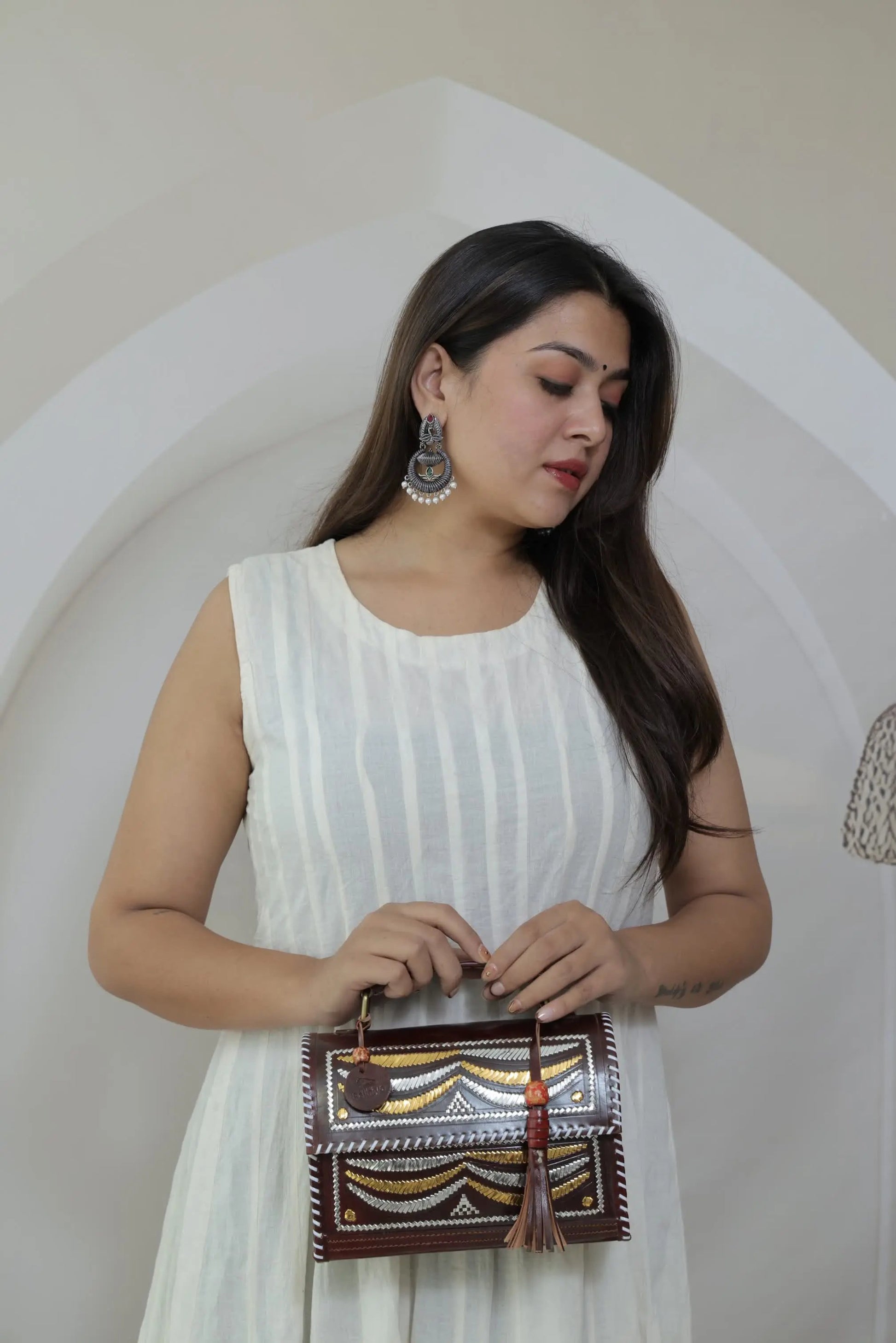 Kutchhi Brown Jari Hut - The Sling RAKHIYO