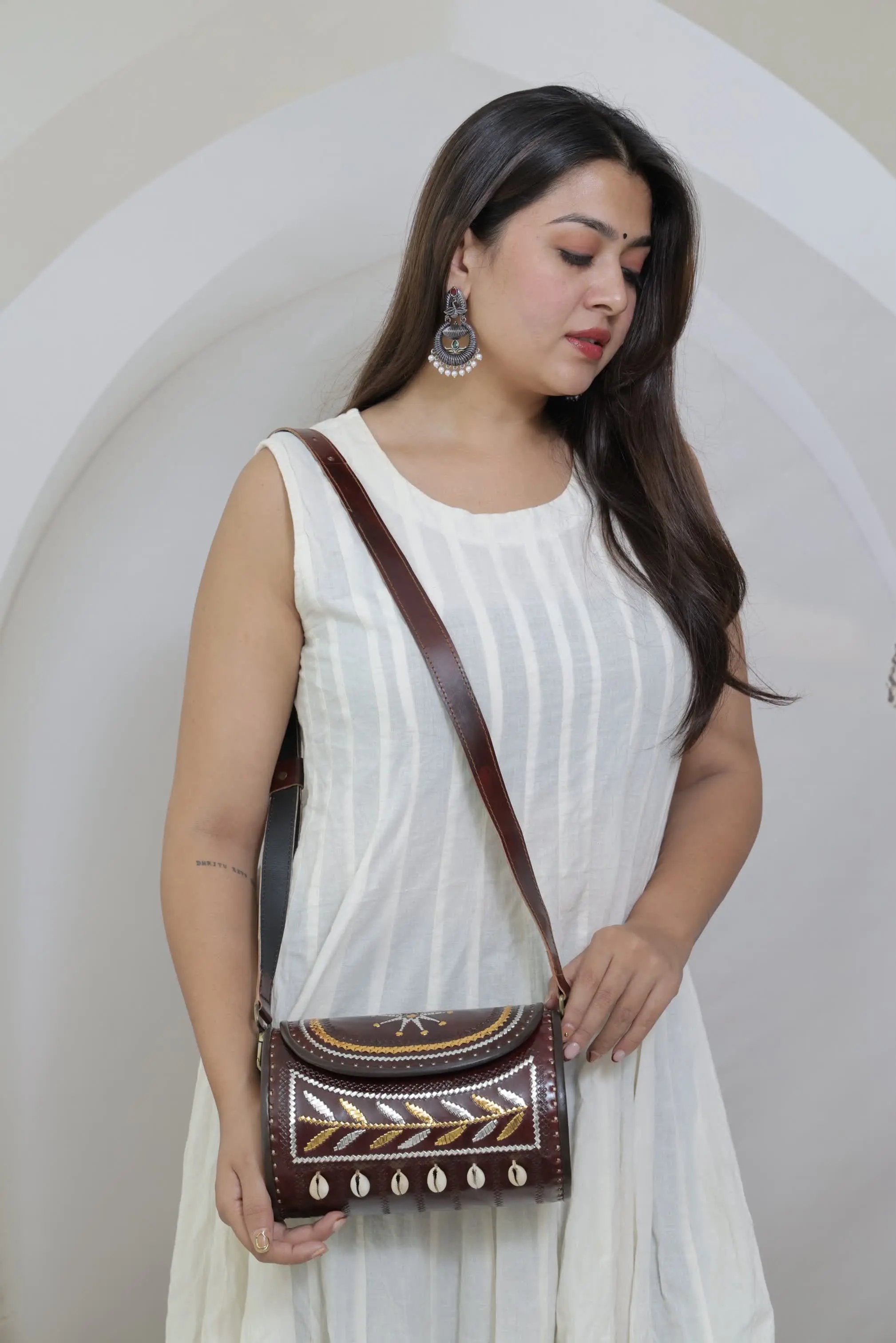 Brown Jari Dholak Black - The Sling RAKHIYO