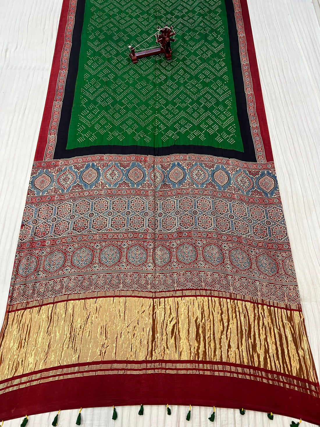 Green Rai Bandhej Gaji Silk Ajarakh-bandhani Saree RAKHIYO