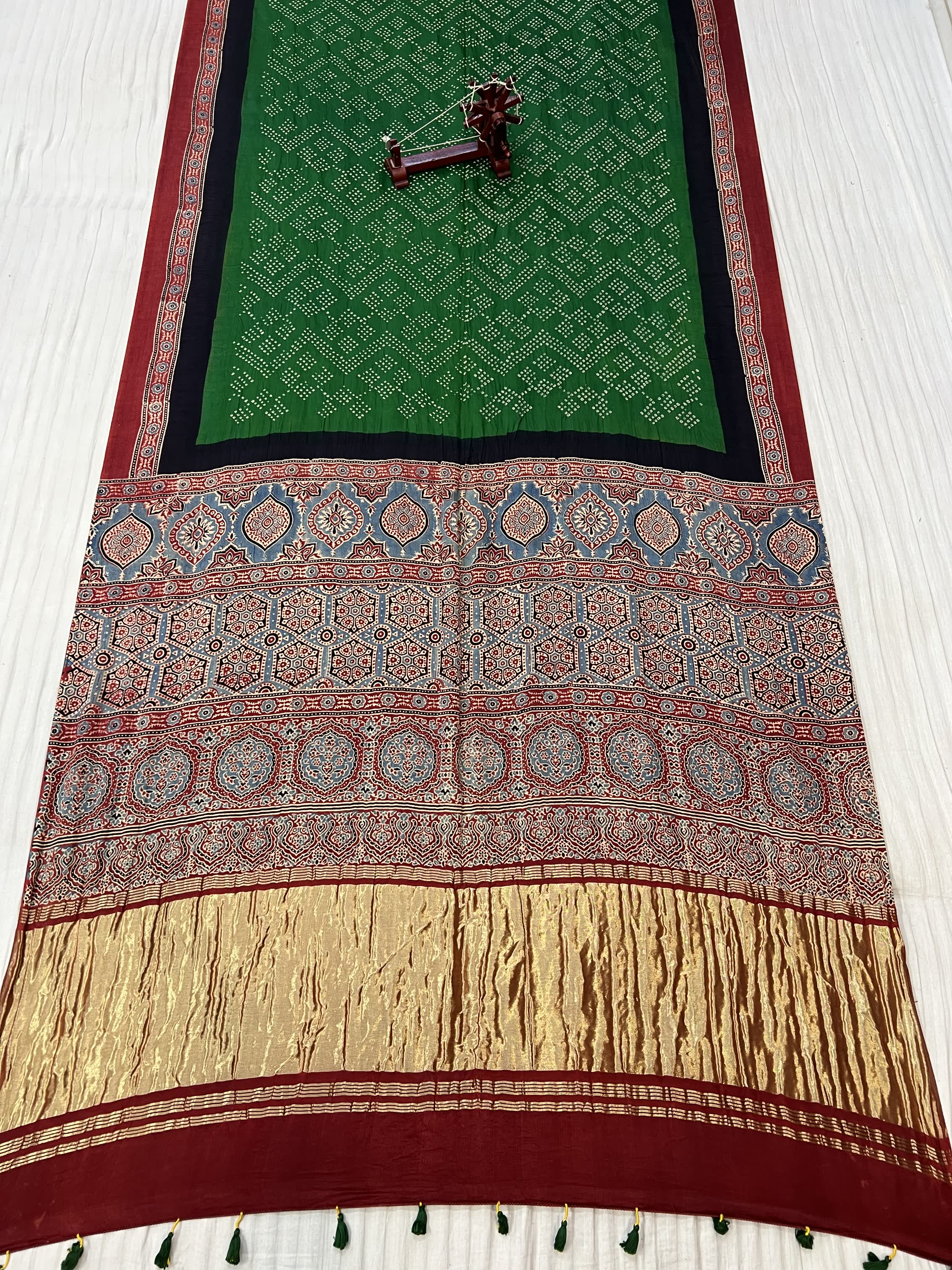 Green Rai Bandhej Gaji Silk Ajarakh-bandhani Saree RAKHIYO