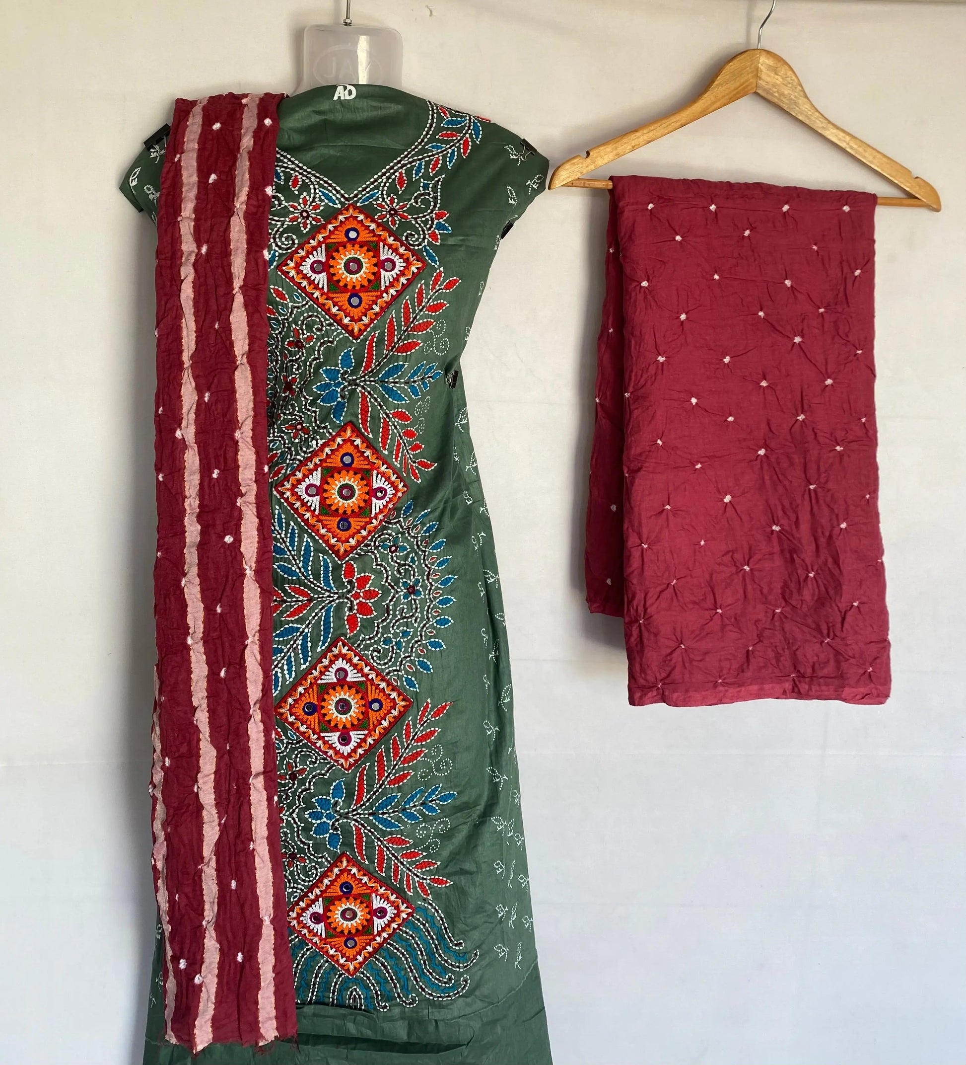 Seagreen Kutchhi Bandhani Suit Material RAKHIYO