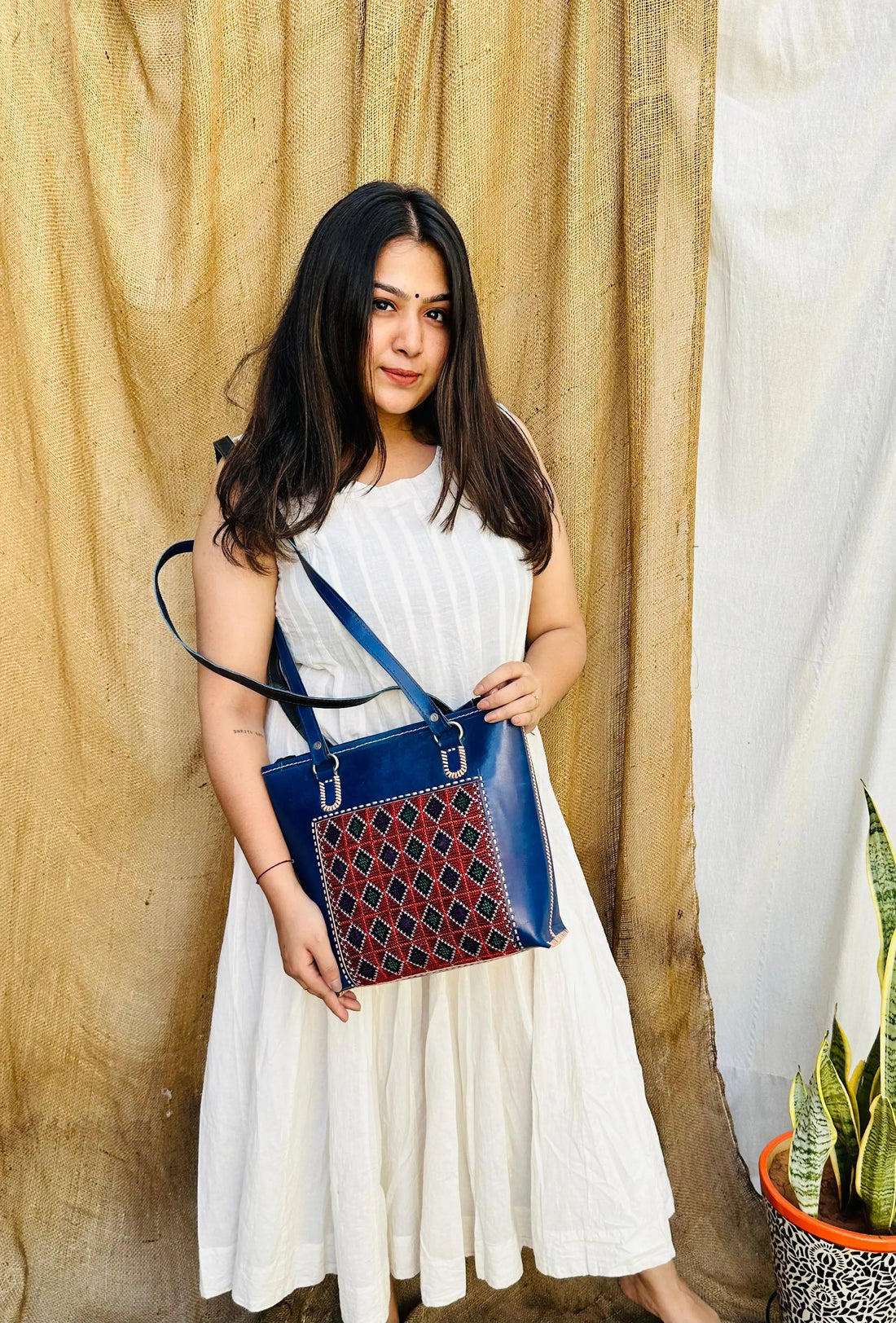 Jat - The Tote RAKHIYO