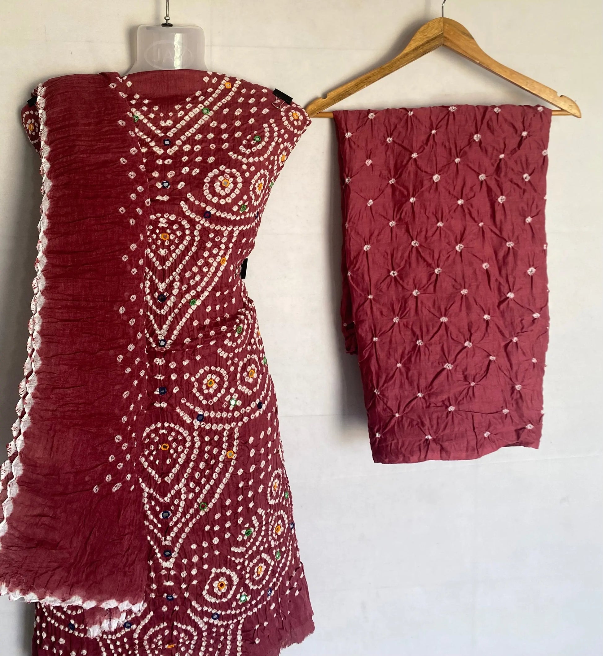 Onion Aabhla Bandhani Suit Material RAKHIYO