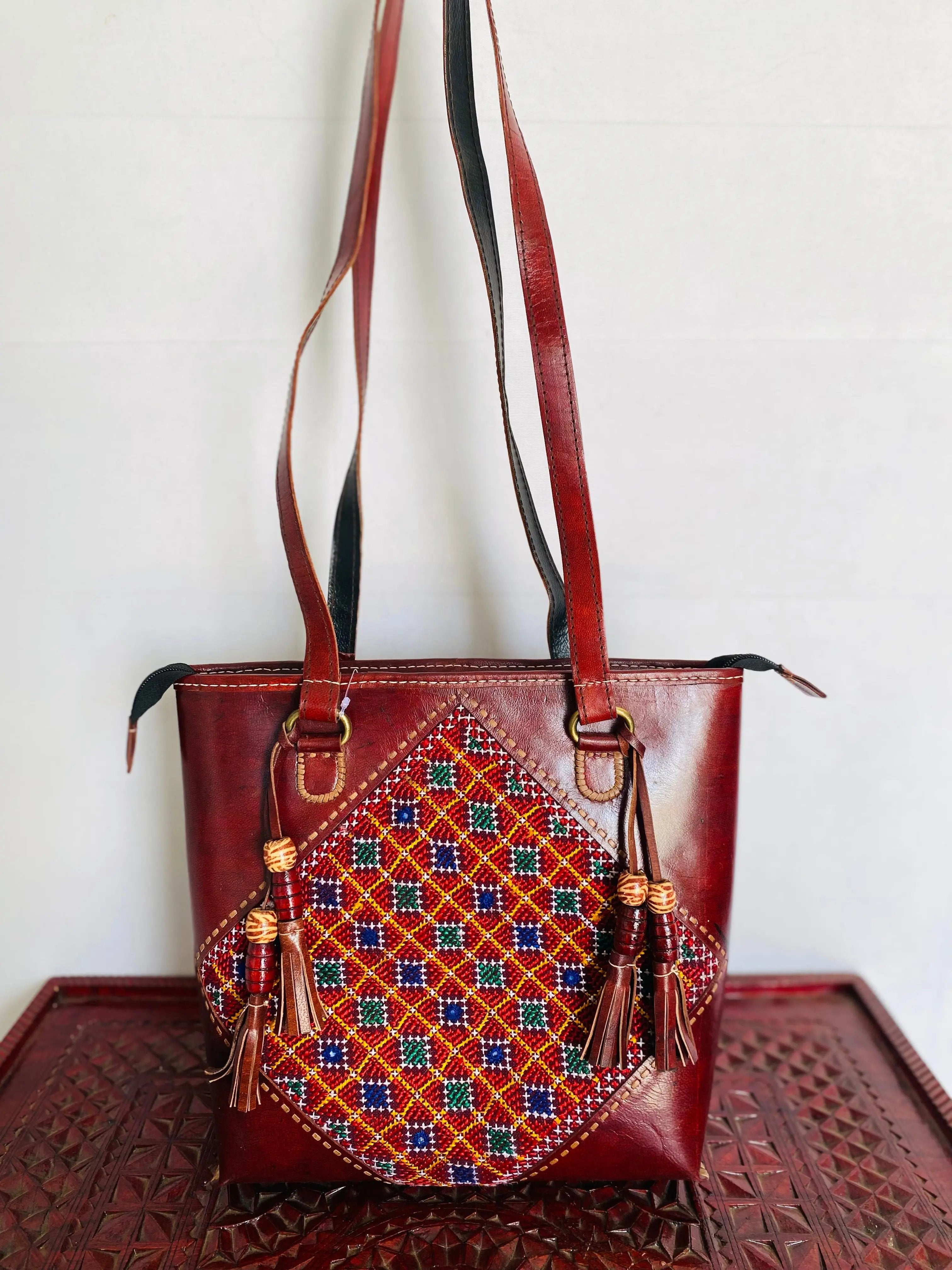 Jat - The Tote RAKHIYO