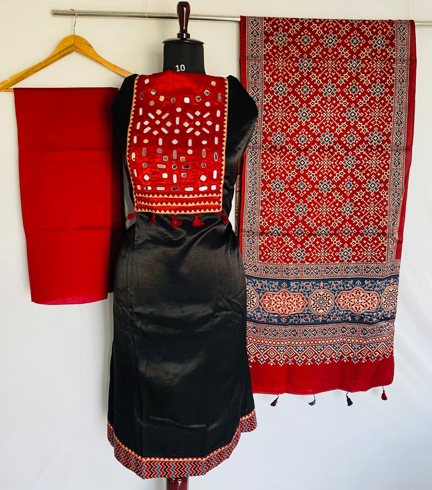 Mashroo Mirror Yock Suit Material
