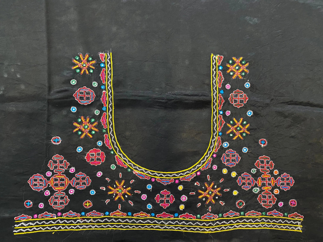 Mutva Kutch Embroidered Mashroo Silk Blouse Piece RAKHIYO