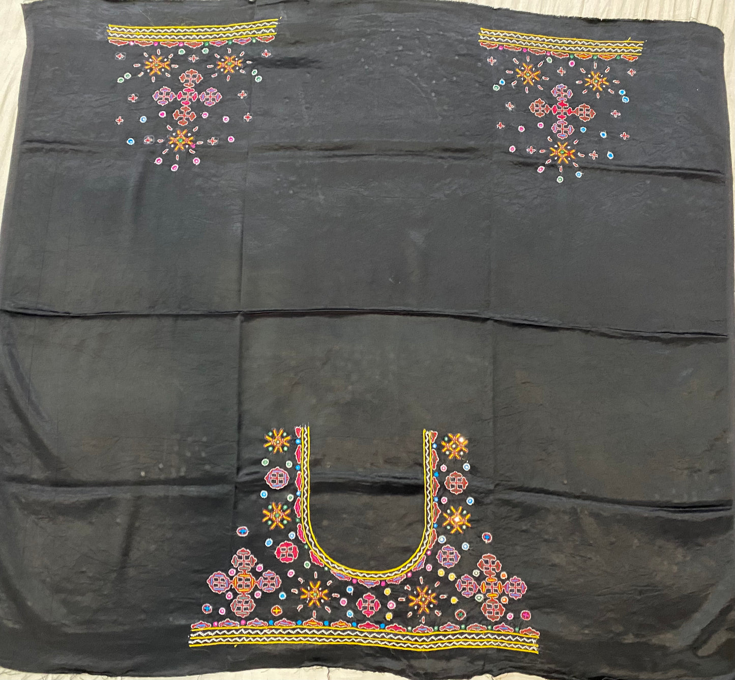 Mutva Kutch Embroidered Mashroo Silk Blouse Piece