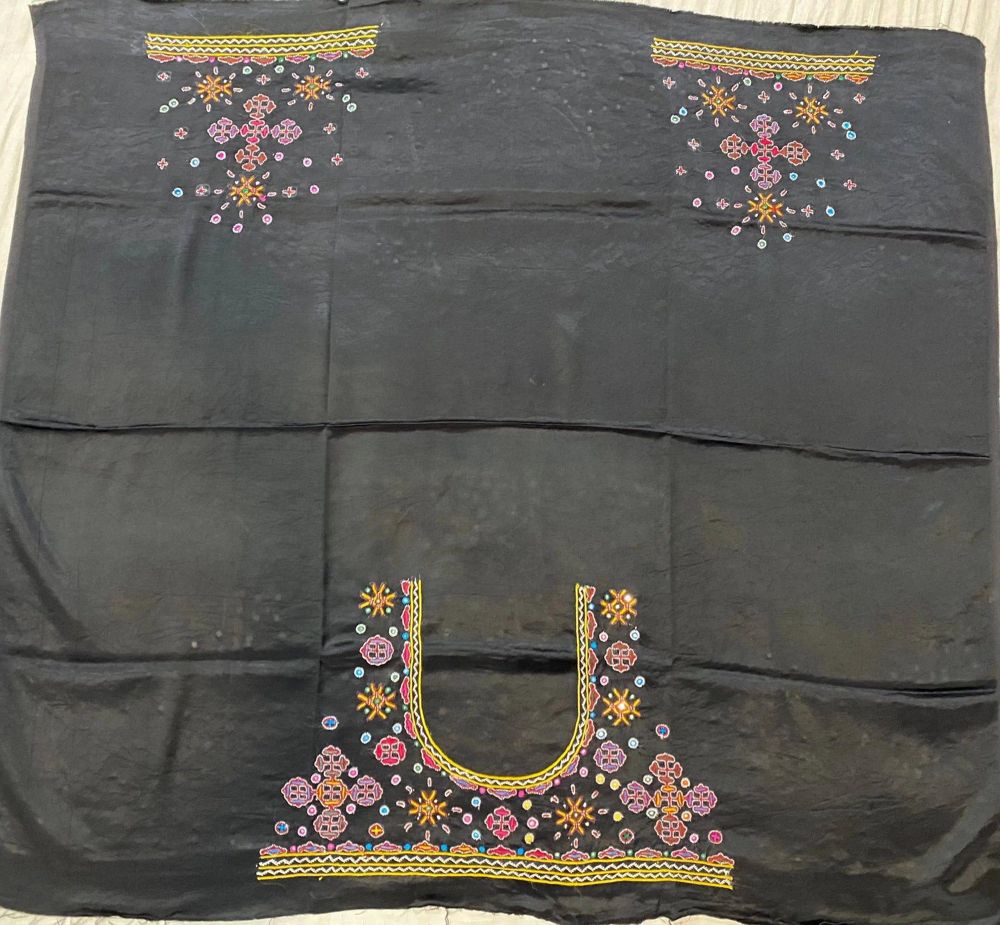 Mutva Kutch Embroidered Mashroo Silk Blouse Piece RAKHIYO