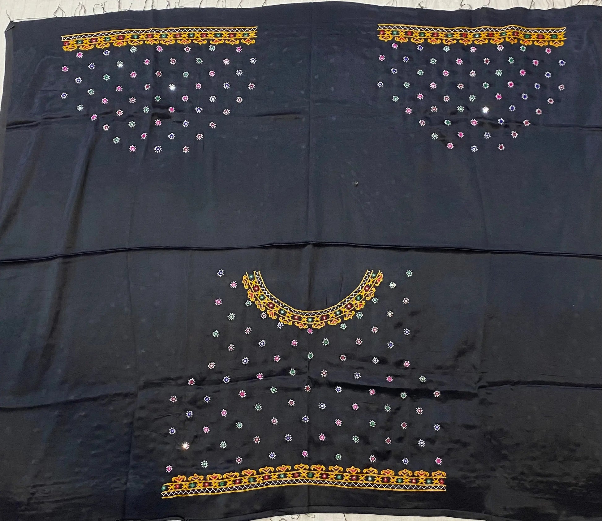 Kutch Embroidered Mashroo Silk Blouse Piece RAKHIYO