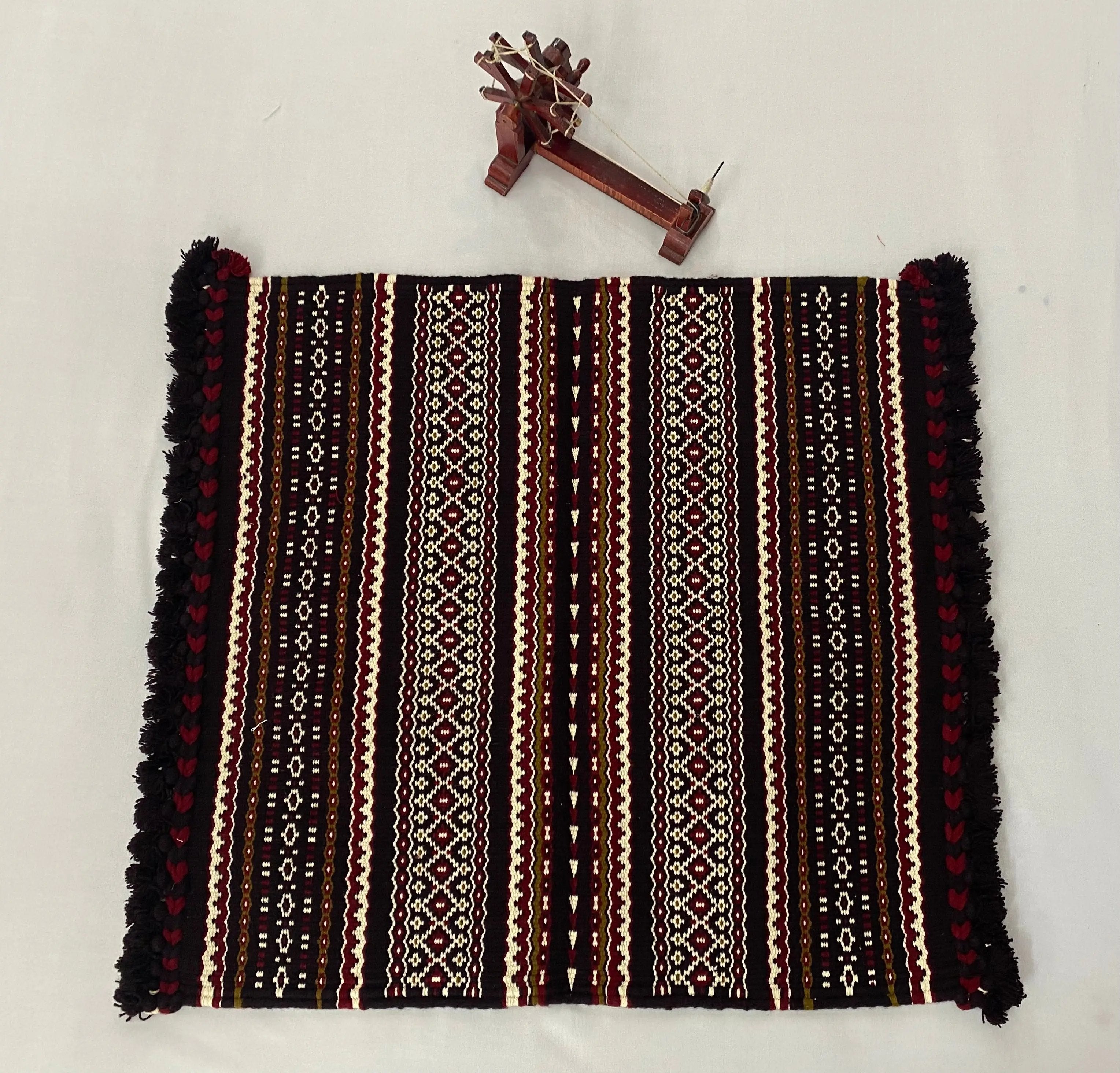 Handweave Bhujodi Wool Aashan(2x2 feet) RAKHIYO