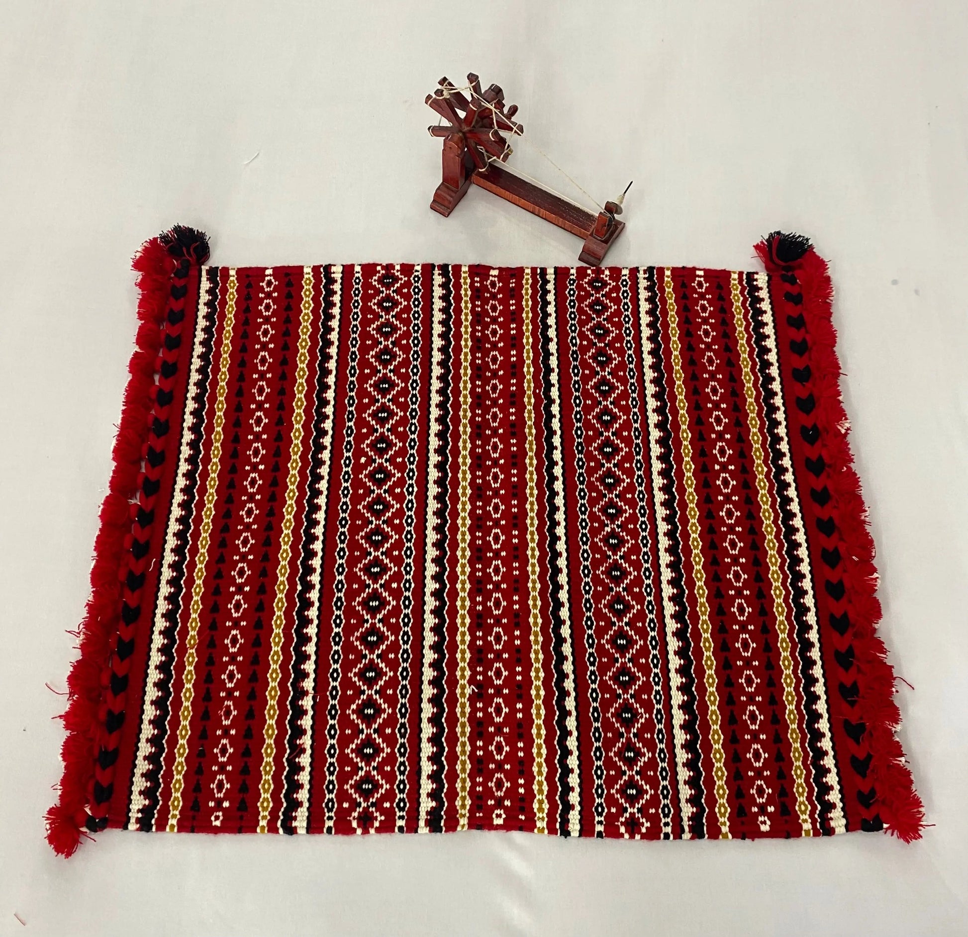 Handweave Bhujodi Wool Aashan(2x2 feet) RAKHIYO
