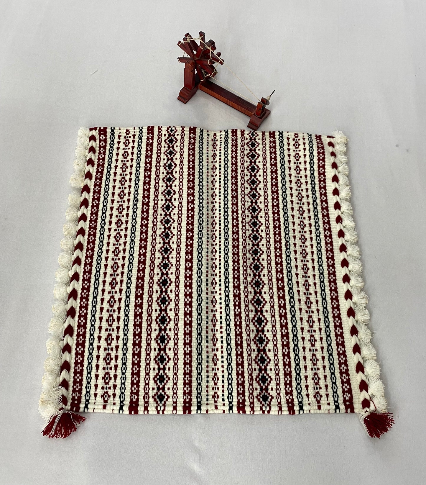 Handweave Bhujodi Wool Aashan