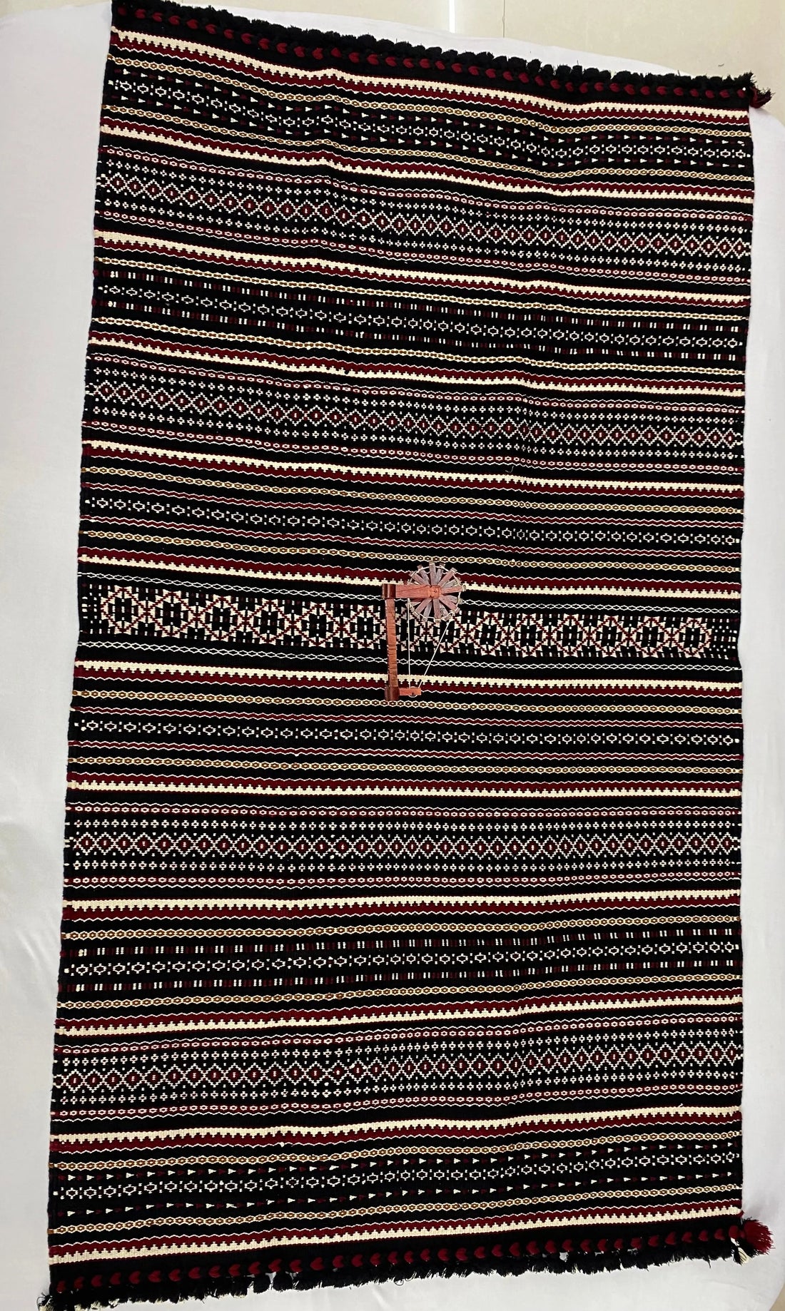 Carpet Handweave Bhujodi Woolen Carpet (4×7) RAKHIYO