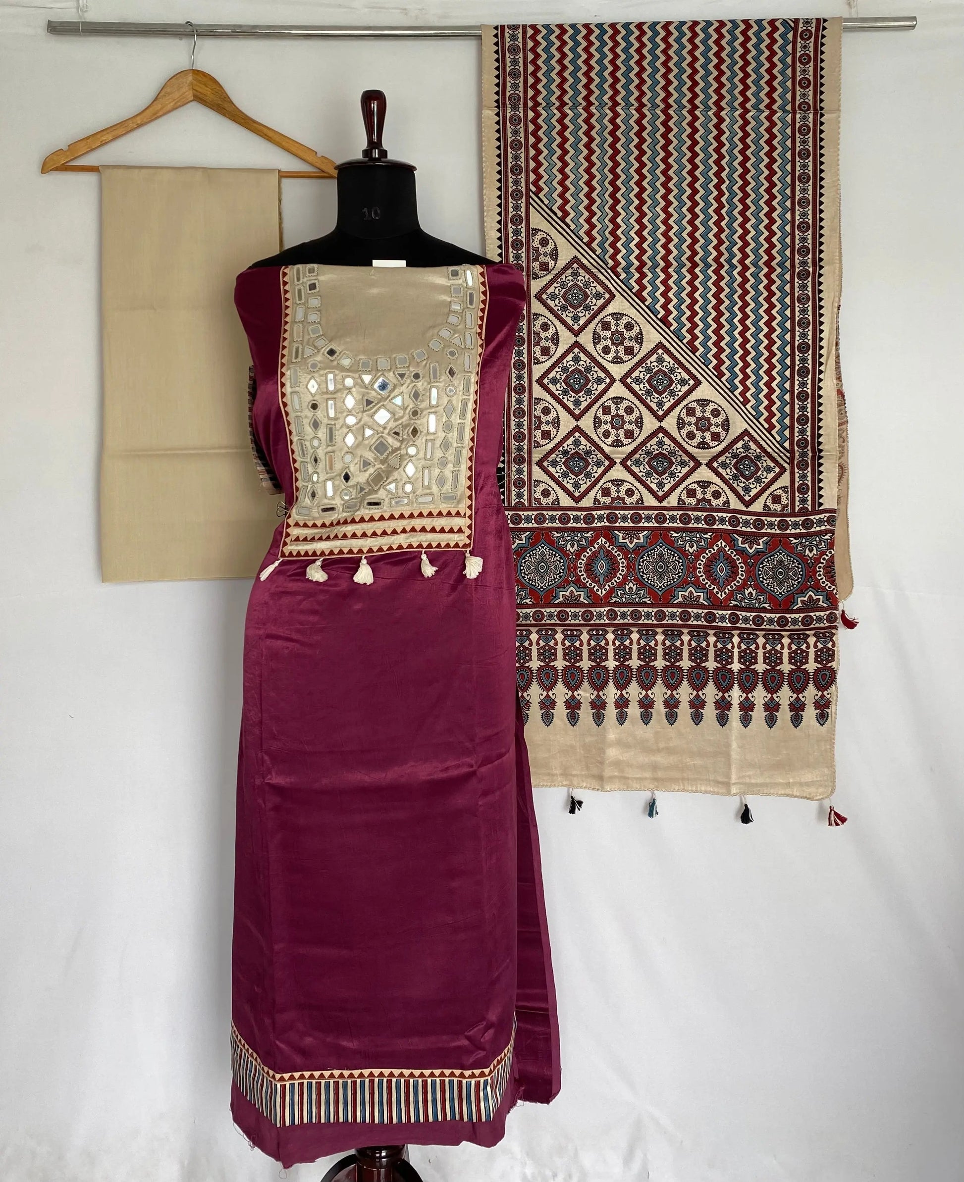 Magenta Mashroo Mirror Yock Suit Material RAKHIYO