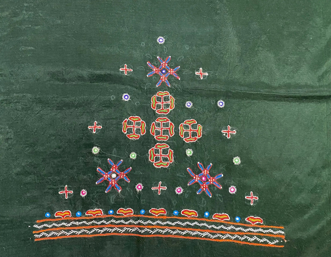 Mutva Kutch Embroidered Mashroo Silk Blouse Piece RAKHIYO