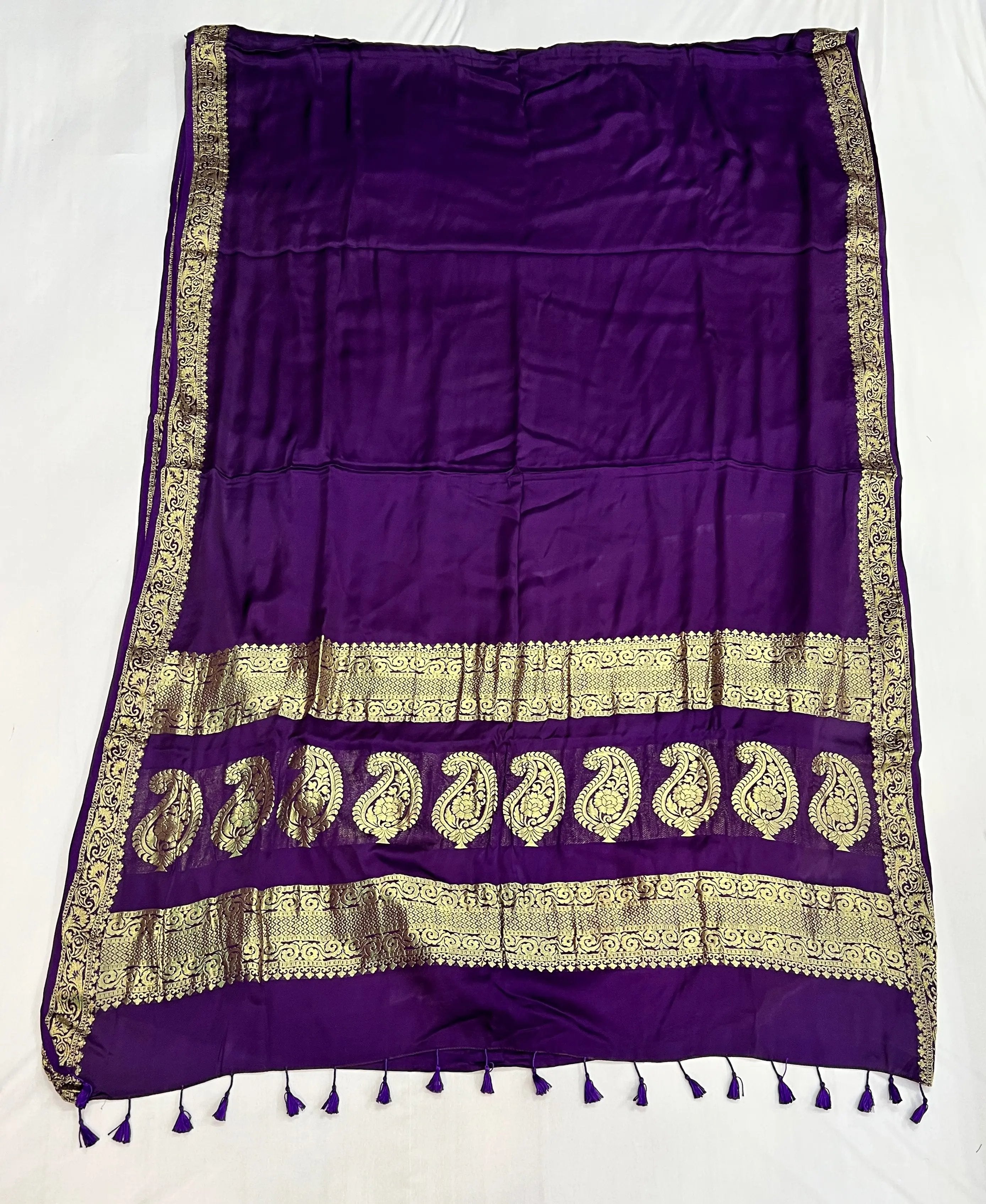 Nakshi Jari Border Plain Modal Saree RAKHIYO