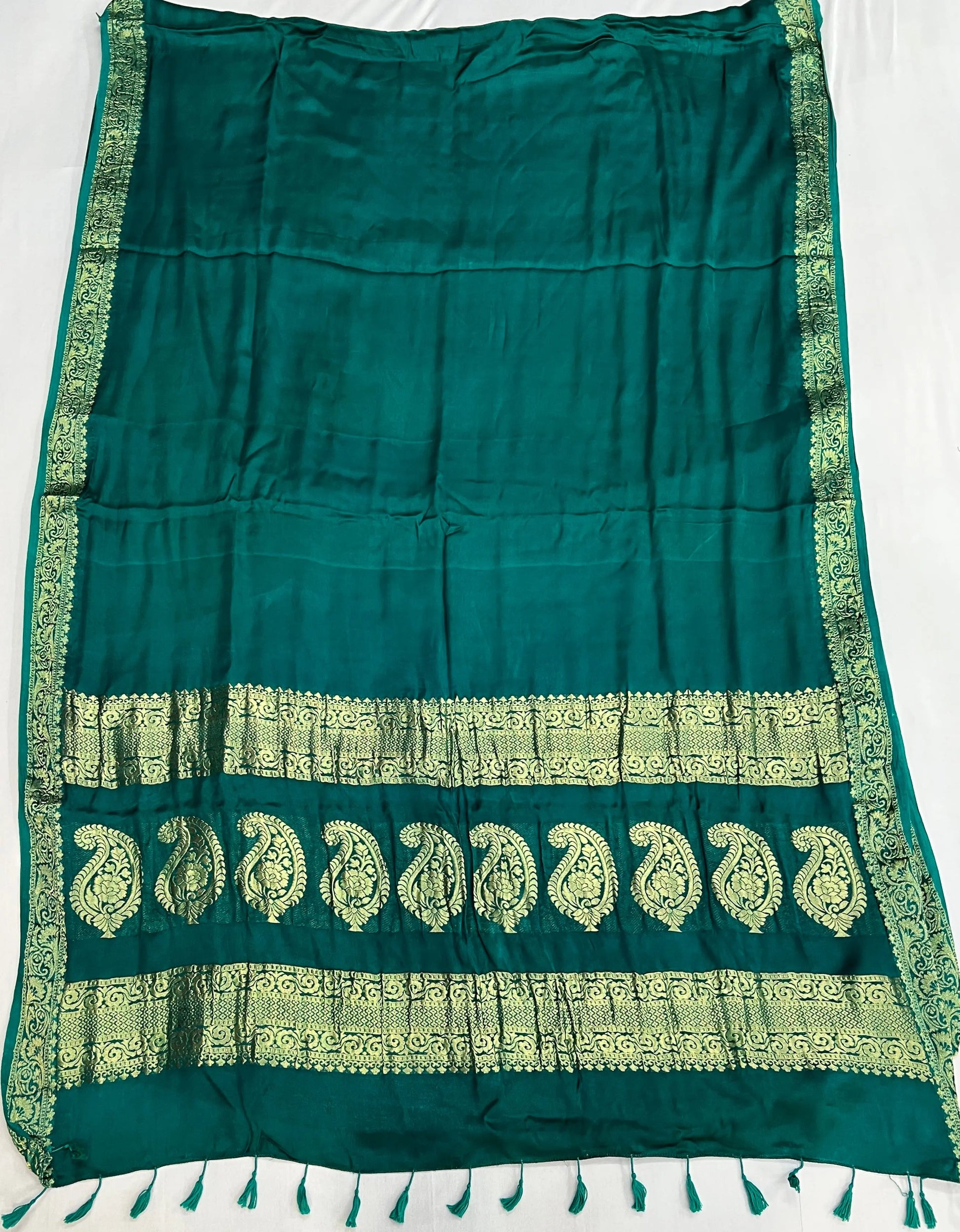 Nakshi Jari Border Plain Modal Saree RAKHIYO