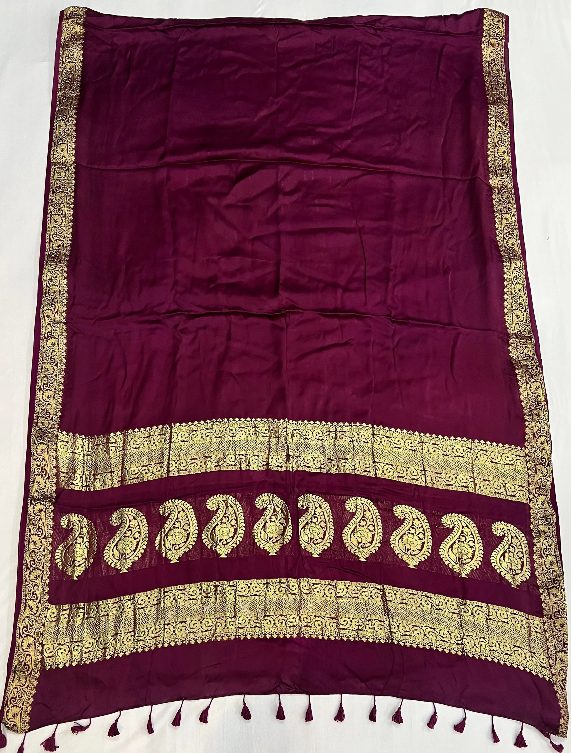 Nakshi Jari Border Plain Modal Saree RAKHIYO