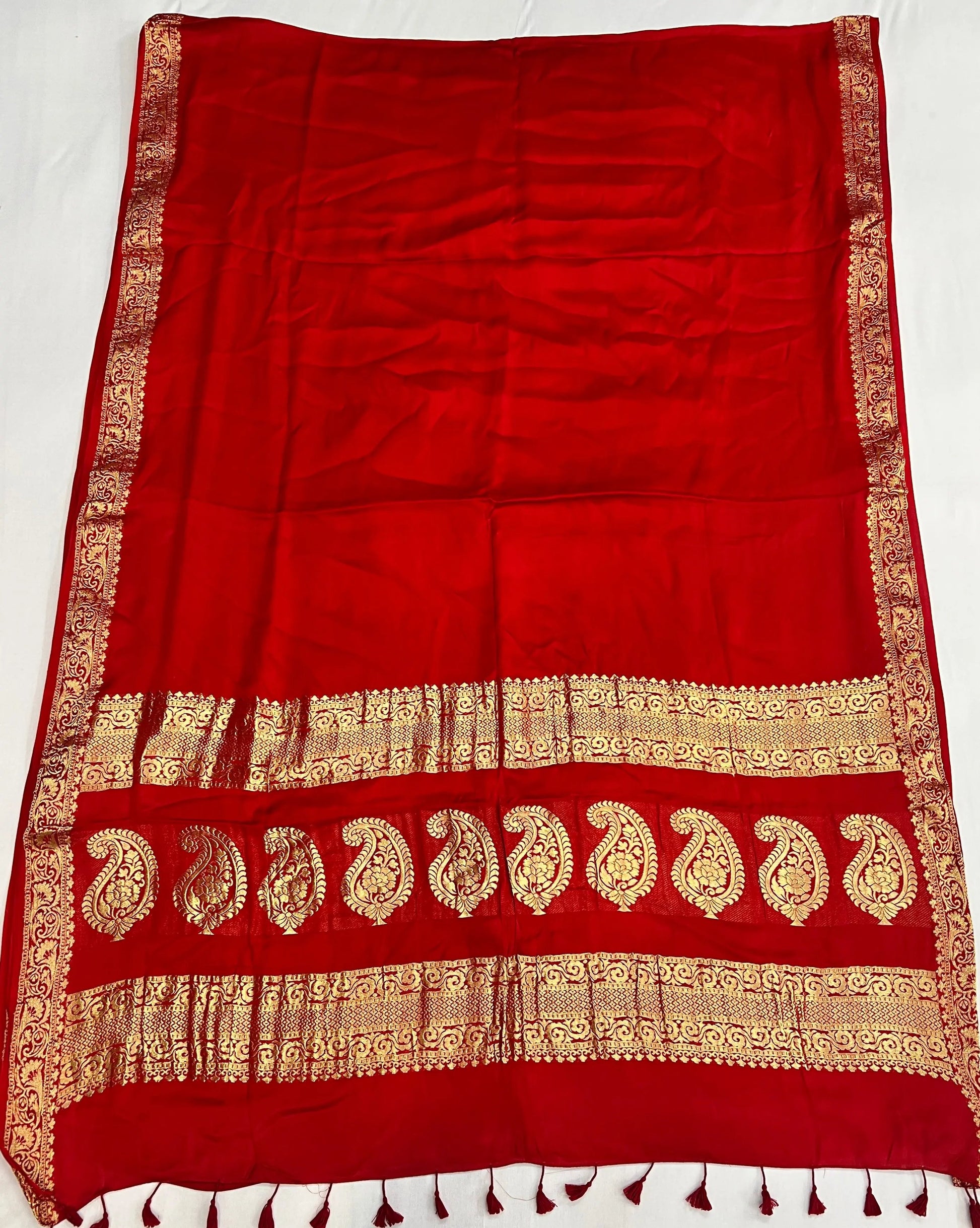 Nakshi Jari Border Plain Modal Saree RAKHIYO