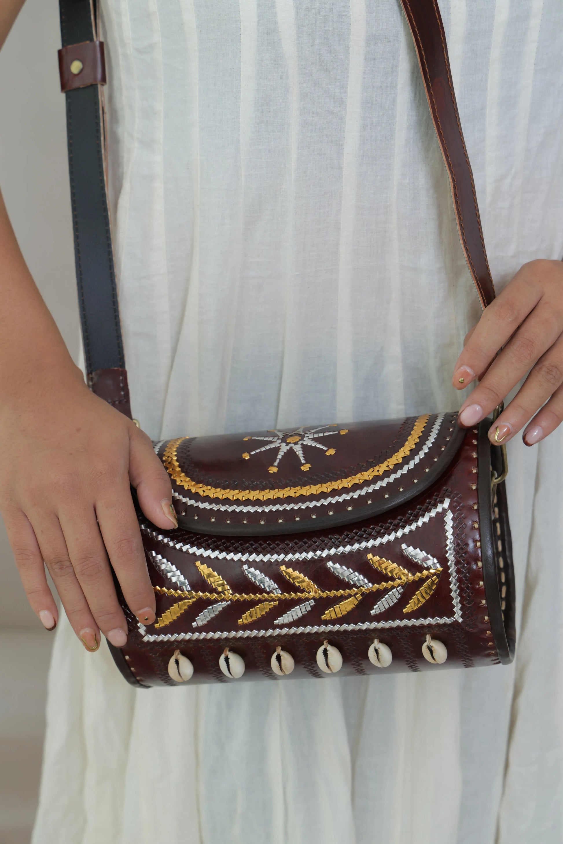 Brown Jari Dholak Black - The Sling RAKHIYO