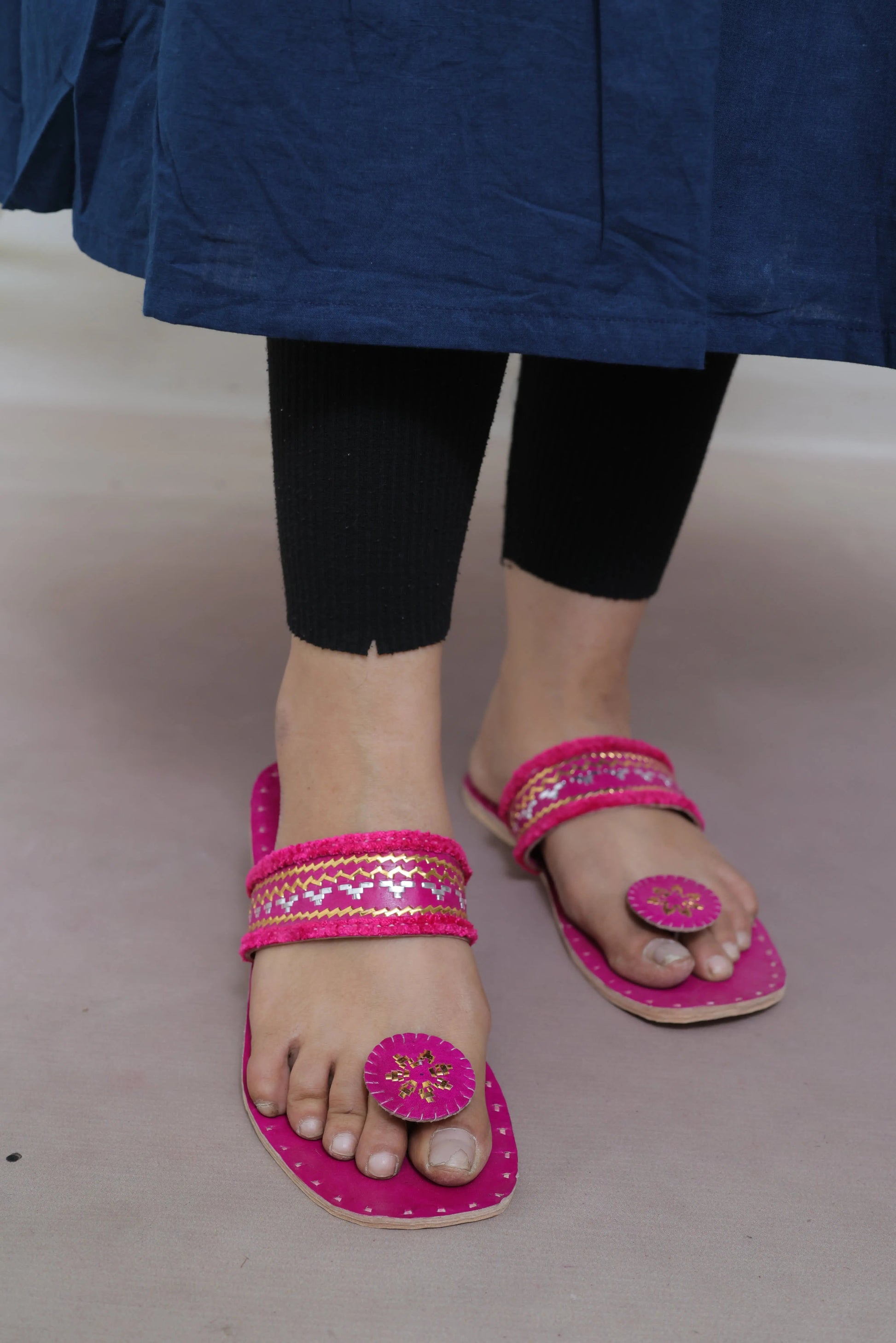 Pink Kutchhi Leather Chappal/Jutti RAKHIYO