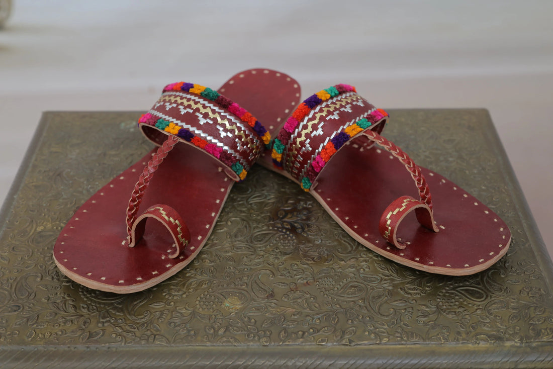 Brown Kutchhi Leather Chappal/Jutti RAKHIYO