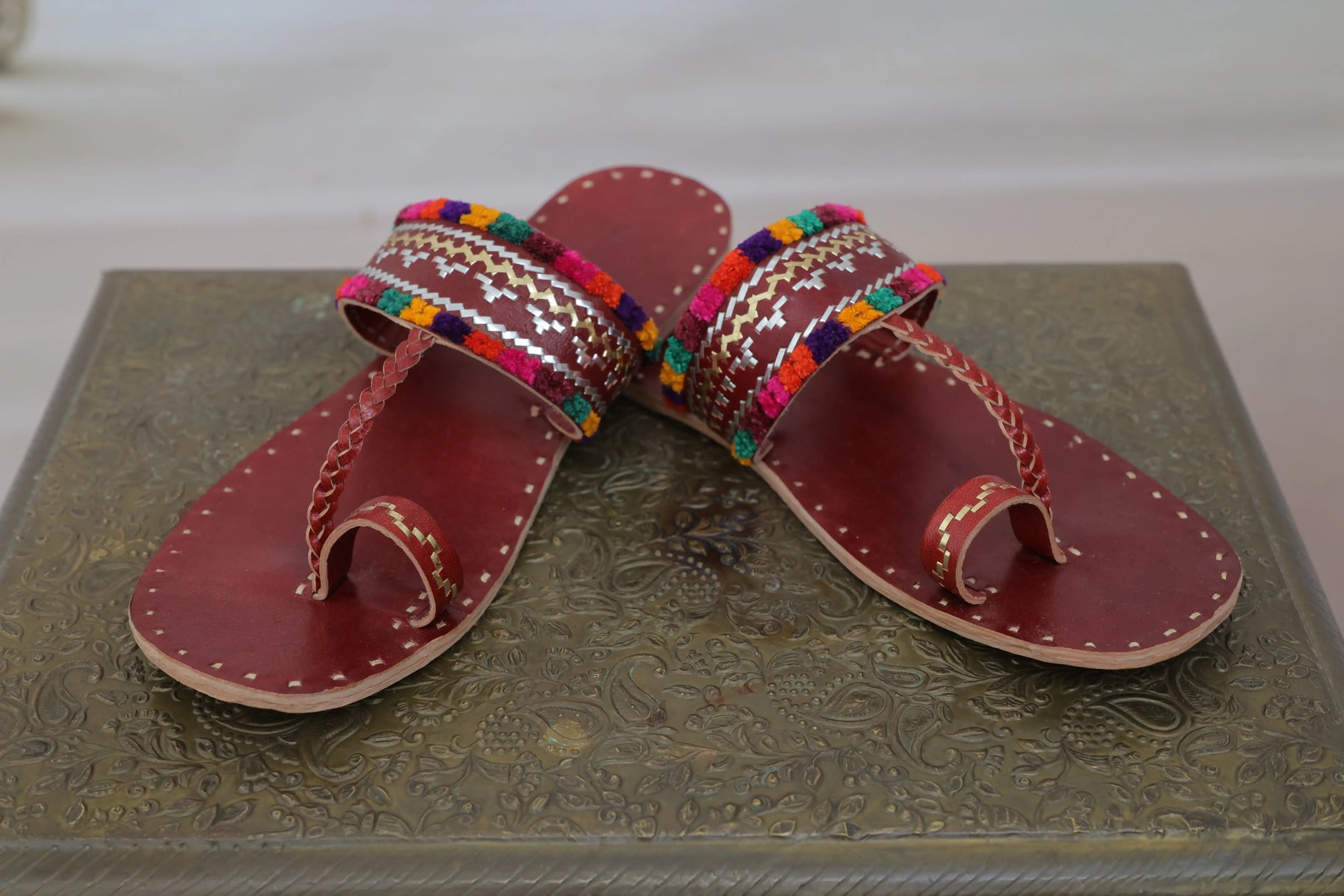 Brown Kutchhi Leather Chappal/Jutti RAKHIYO