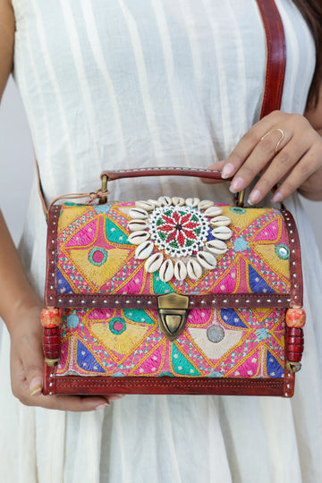 Antique Banjara Hut - The Sling RAKHIYO