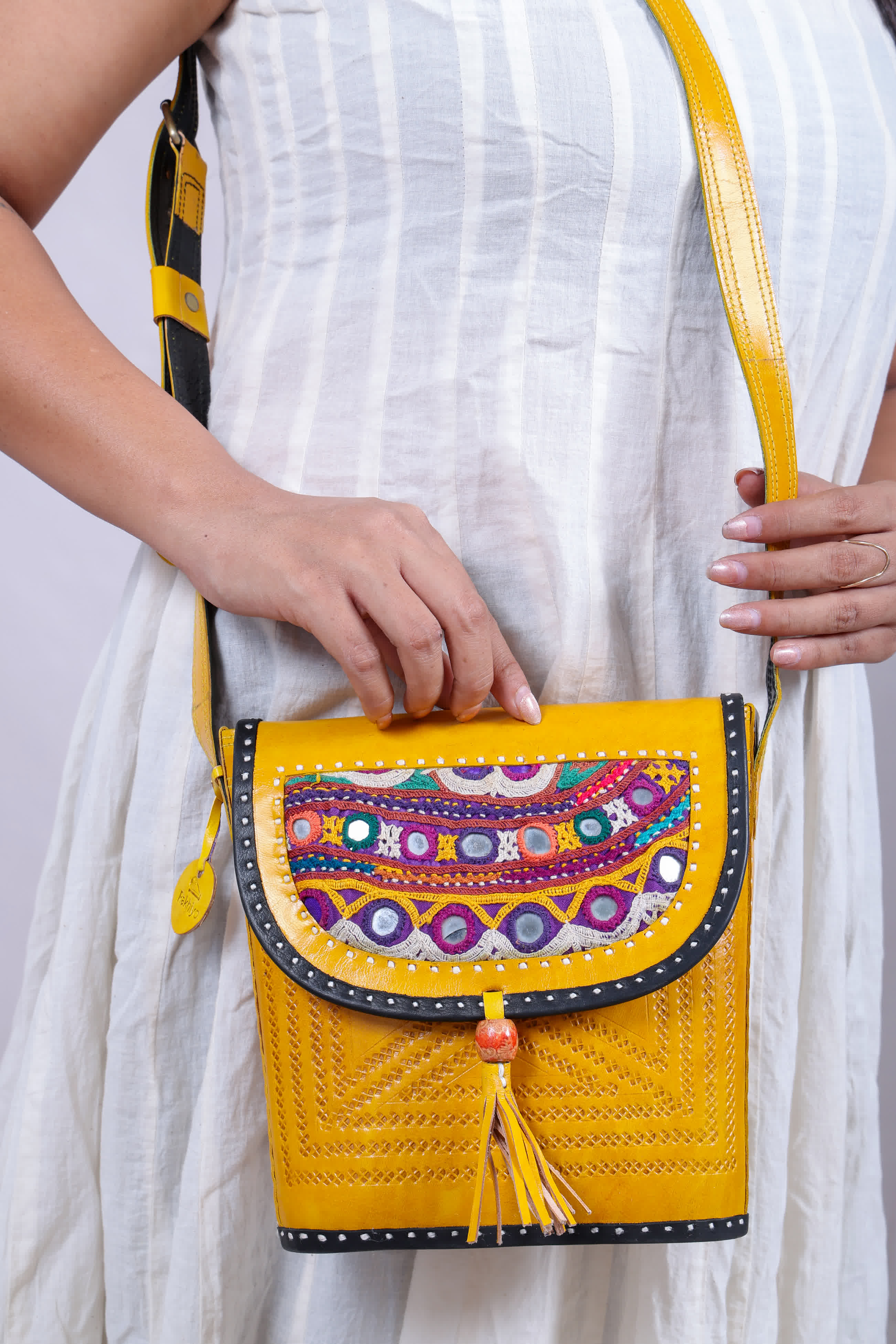 Punch Bucket Sling RAKHIYO