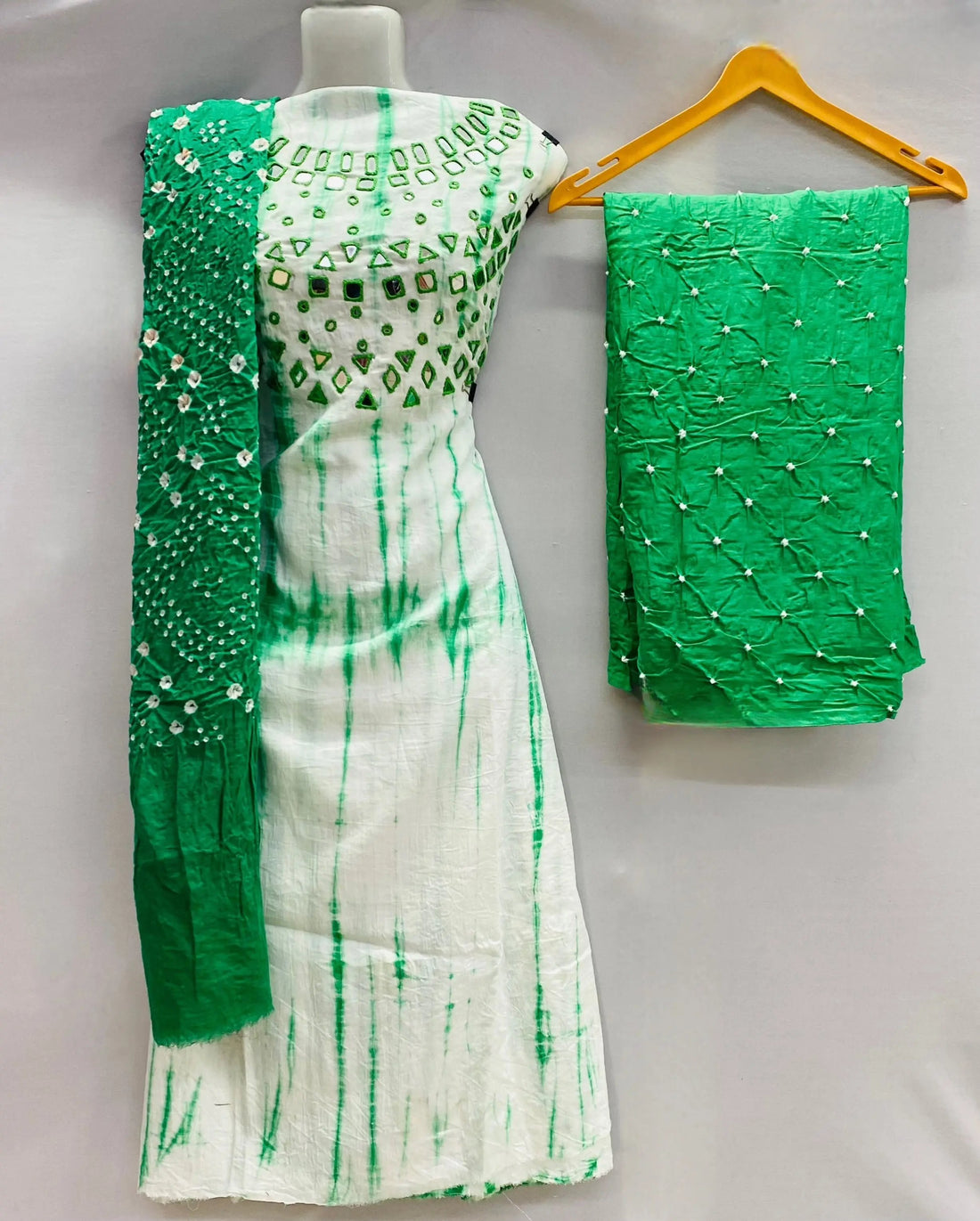 Paroot Green Bandhani Sibori Mirror Suit Material RAKHIYO