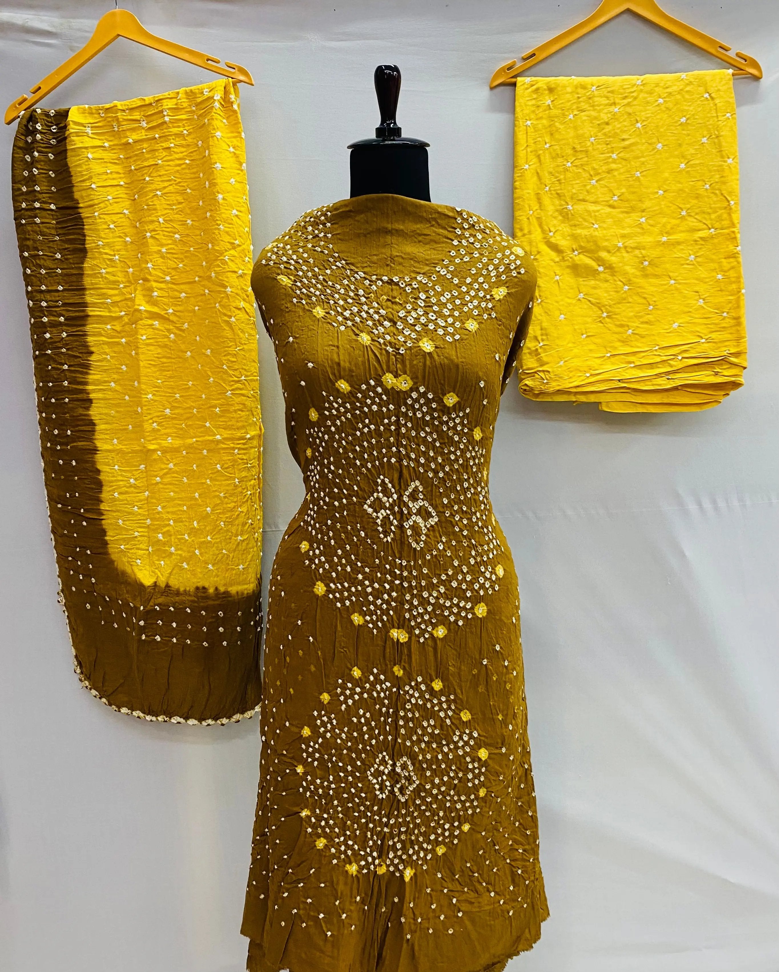 Chakor Bandhani Suit Material RAKHIYO