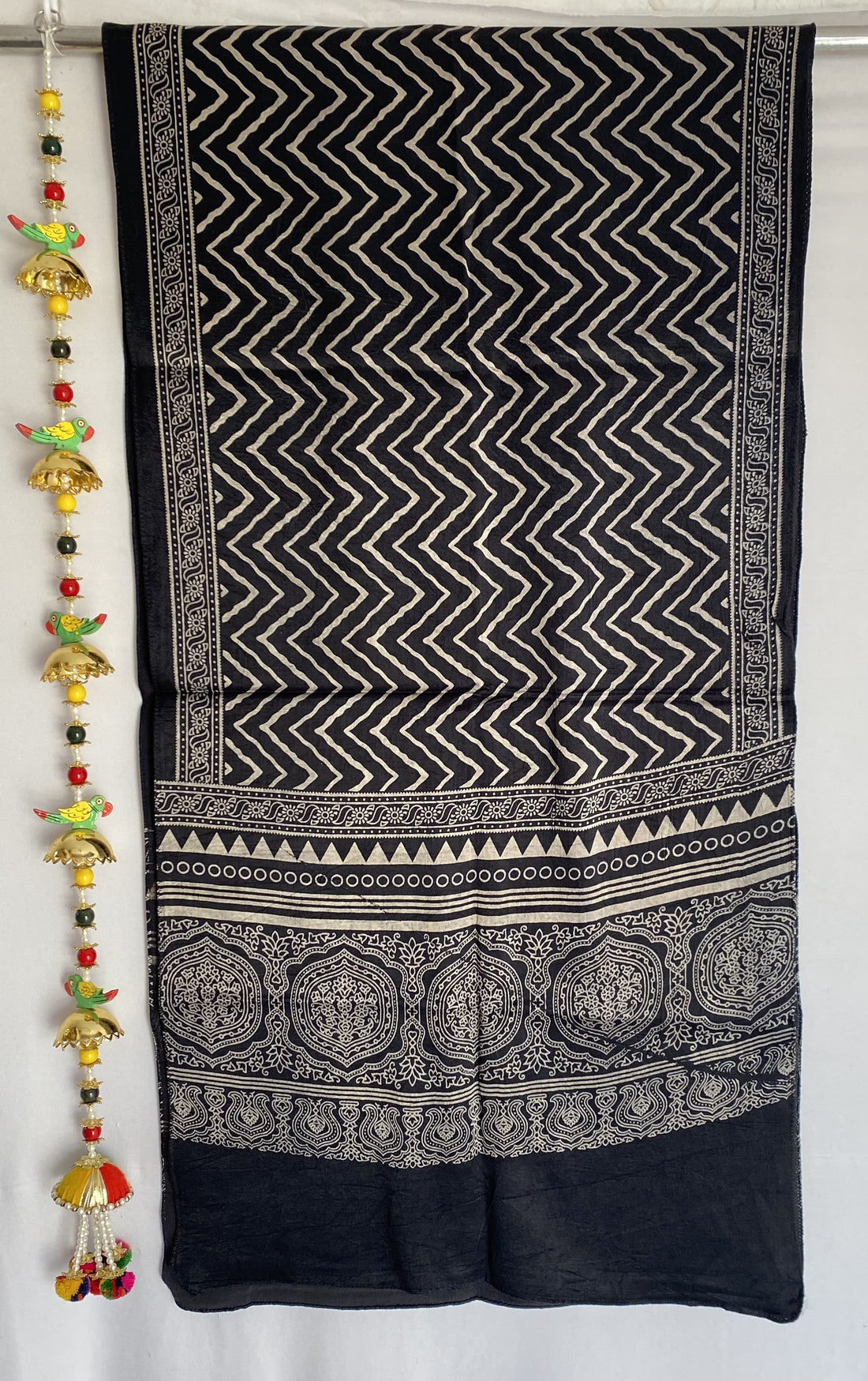 Laheriya Mashroo Stoles