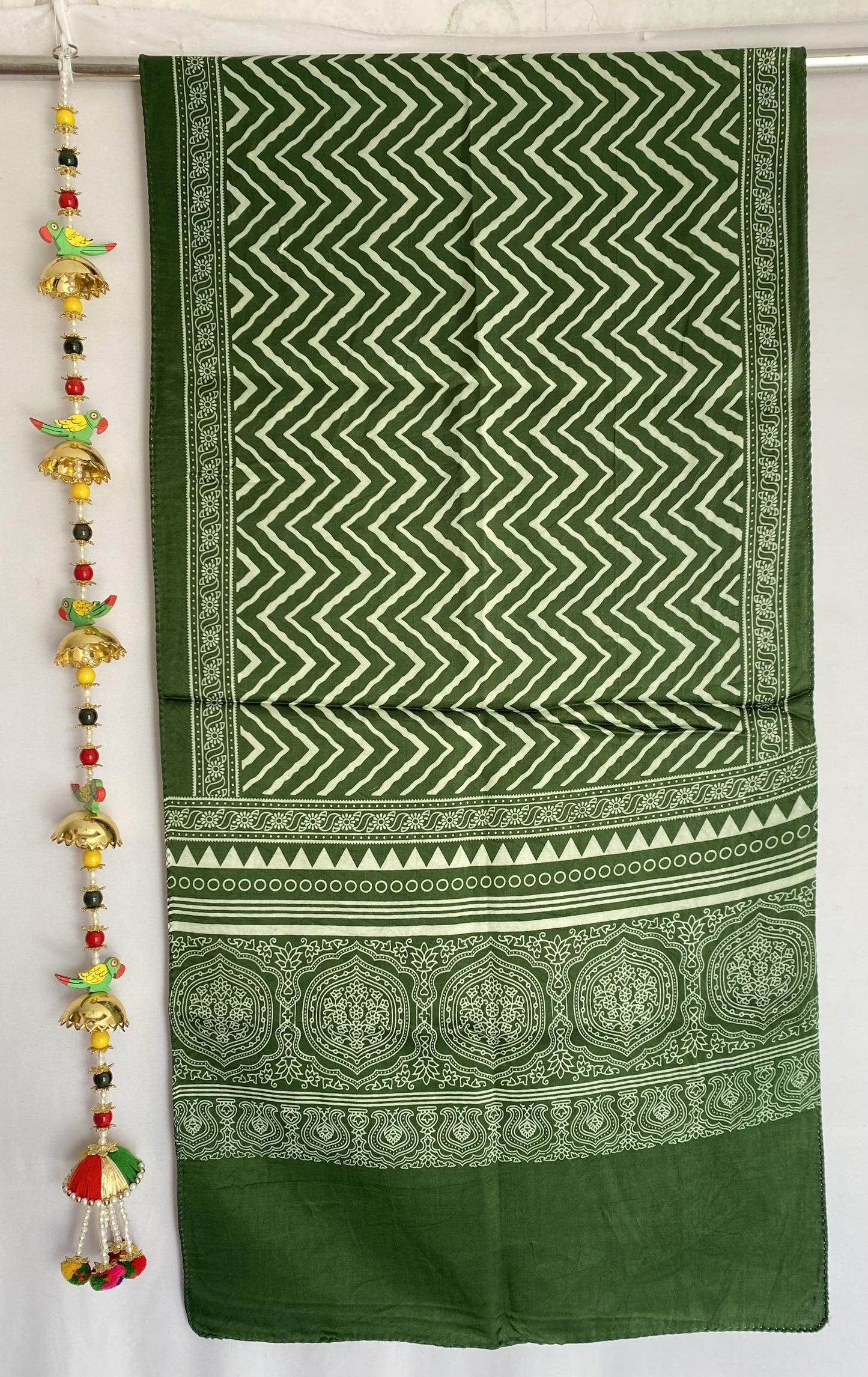 Laheriya Mashroo Stoles