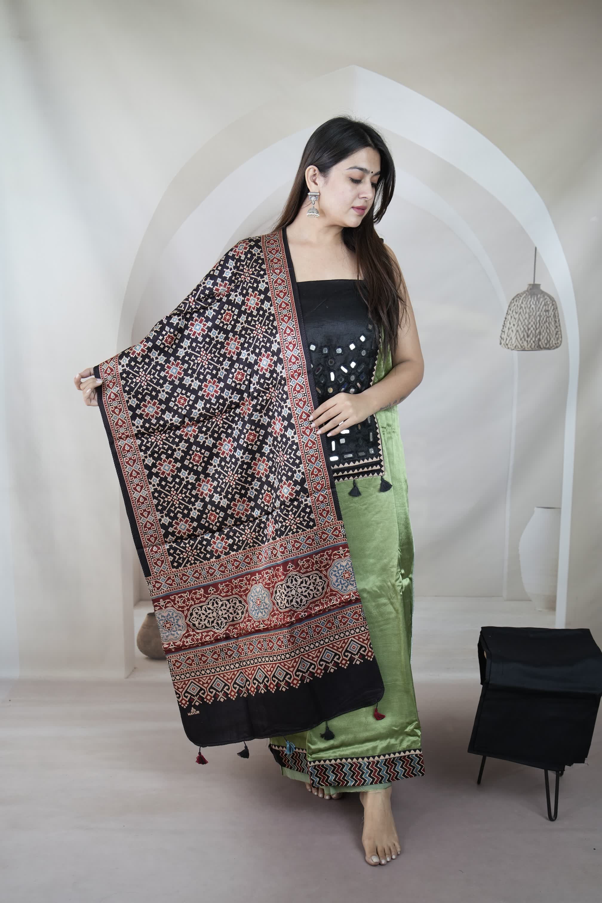 Pista & Black Mashroo Mirror Yock Suit Material