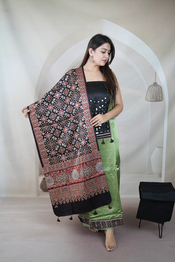 Pista & Black Mashroo Mirror Yock Suit Material