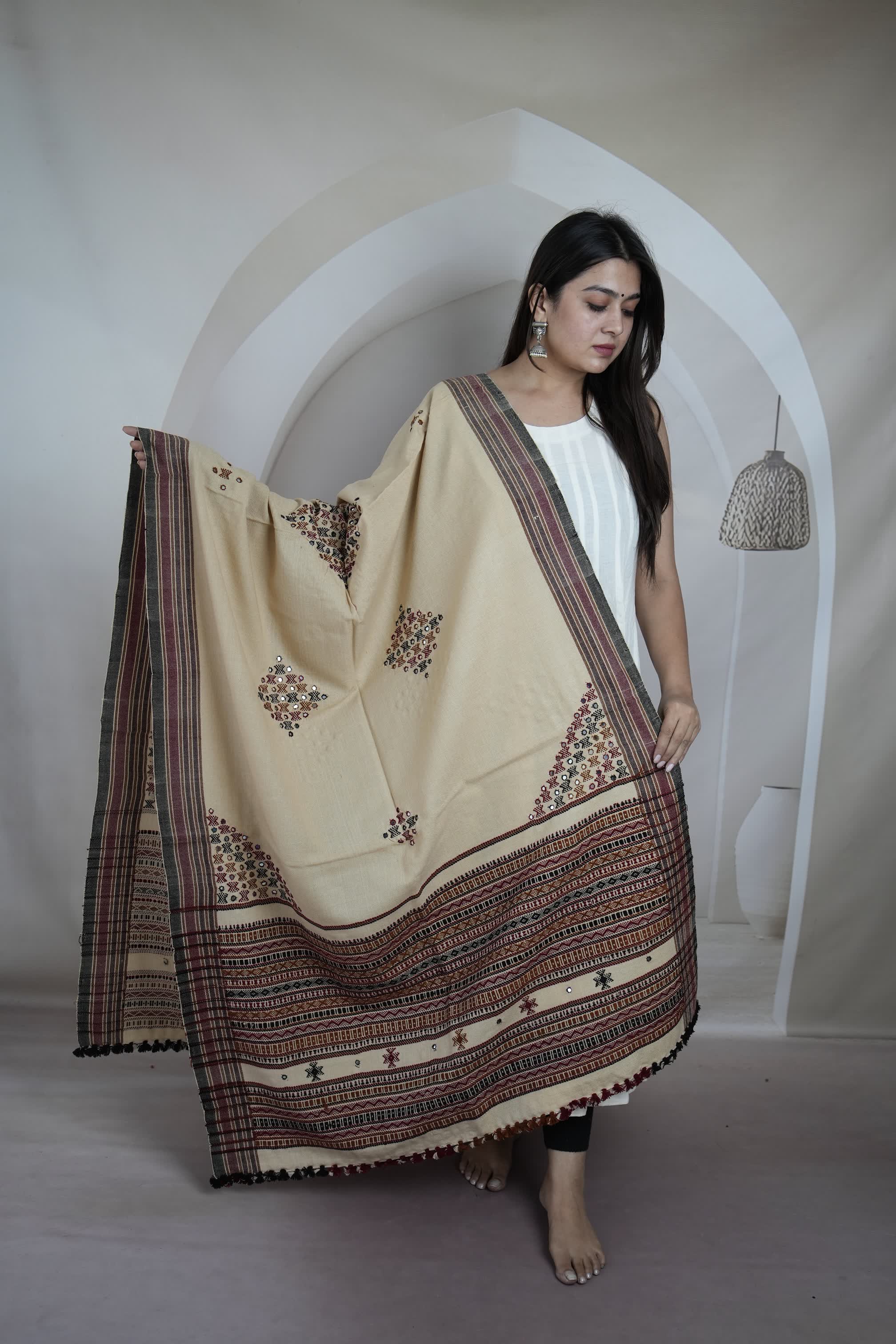 Beigh Corner Buti Handwoven Woolen Shawl