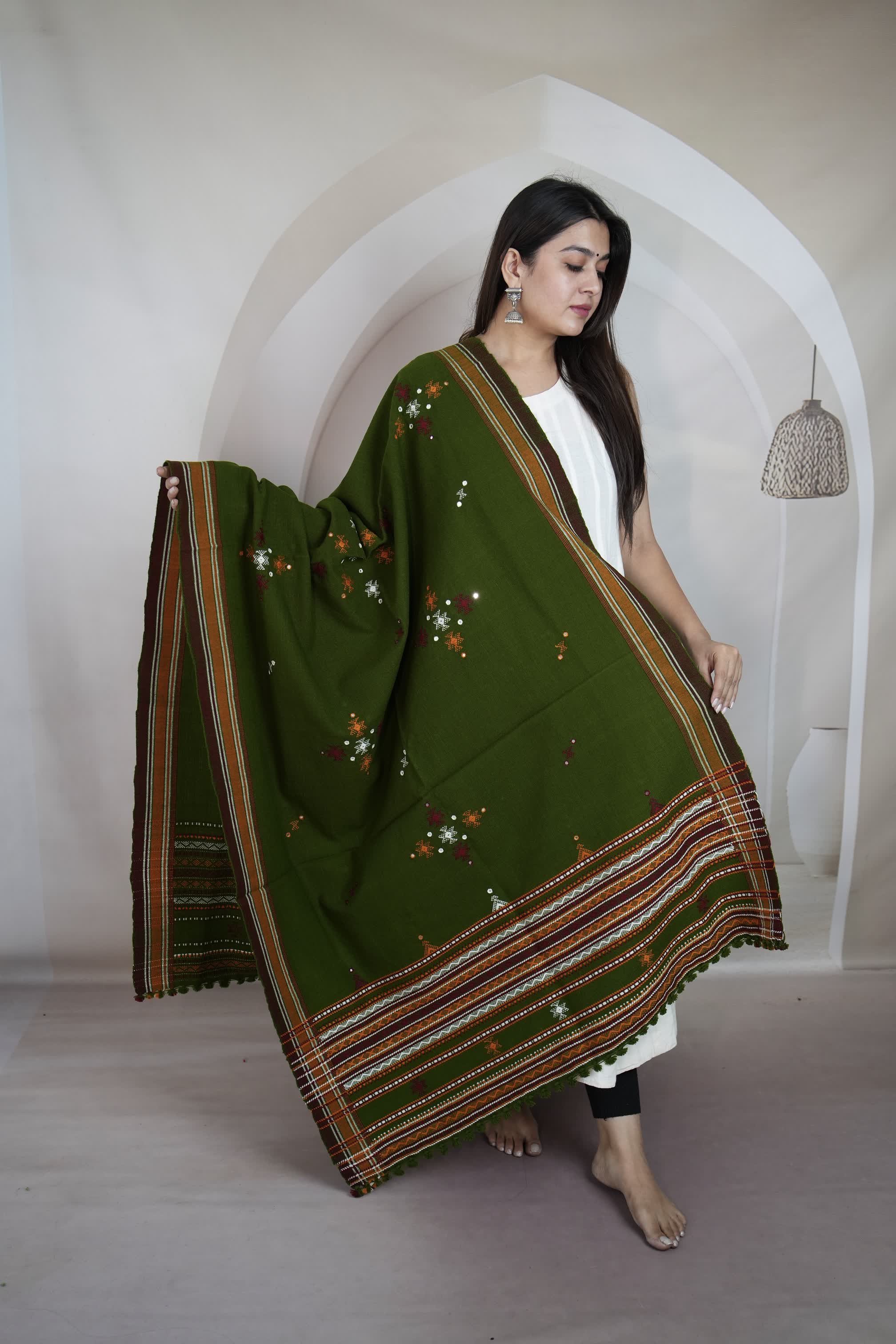 Parrot Green Chomakh Handwoven Bhujodi Woolen Shawl
