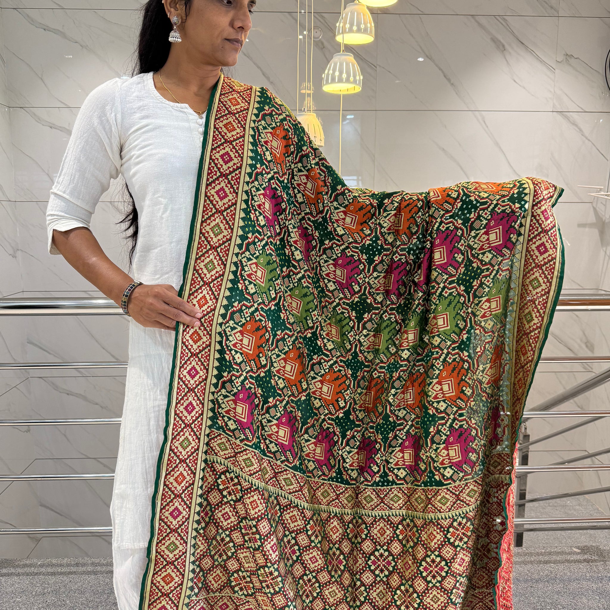 Minakari Banarasi-Bandhani Pure Crepe Dupatta