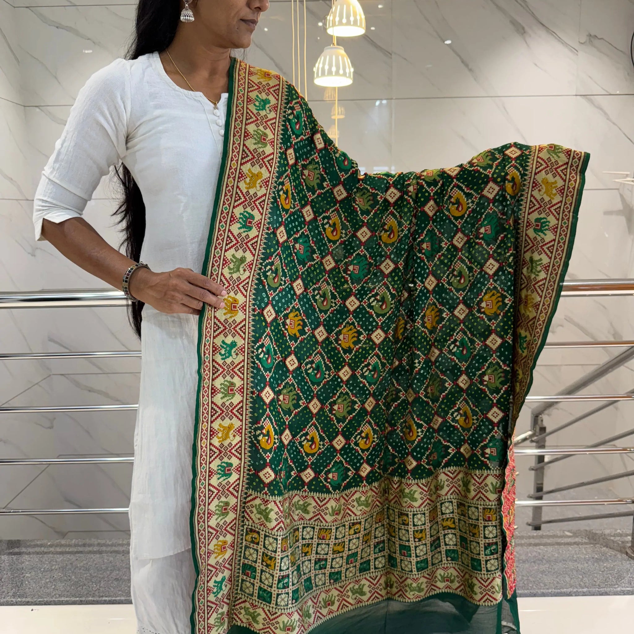 Minakari Banarasi-Bandhani Pure Crepe Dupatta RAKHIYO