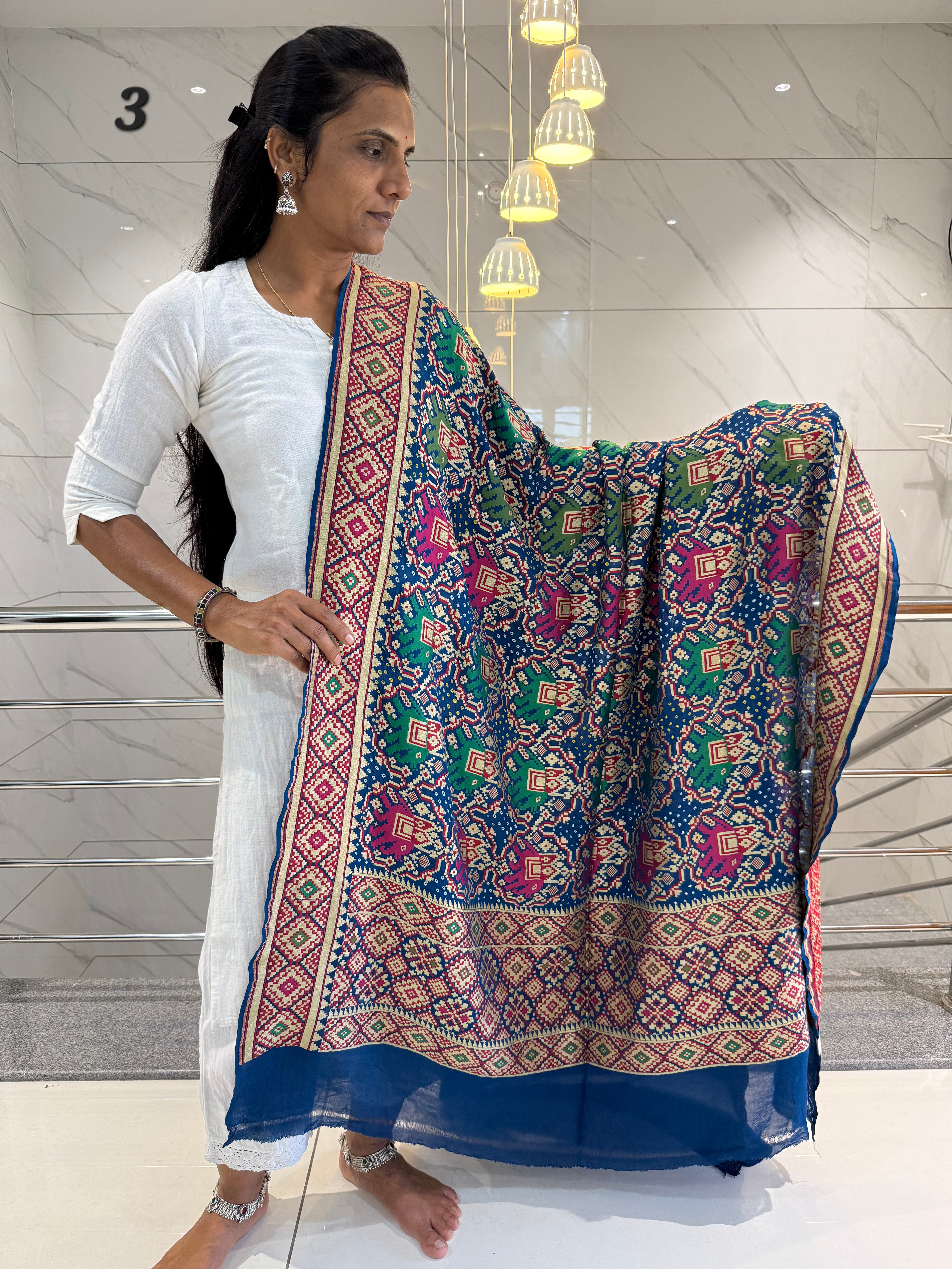 Minakari Banarasi-Bandhani Pure Crepe Dupatta