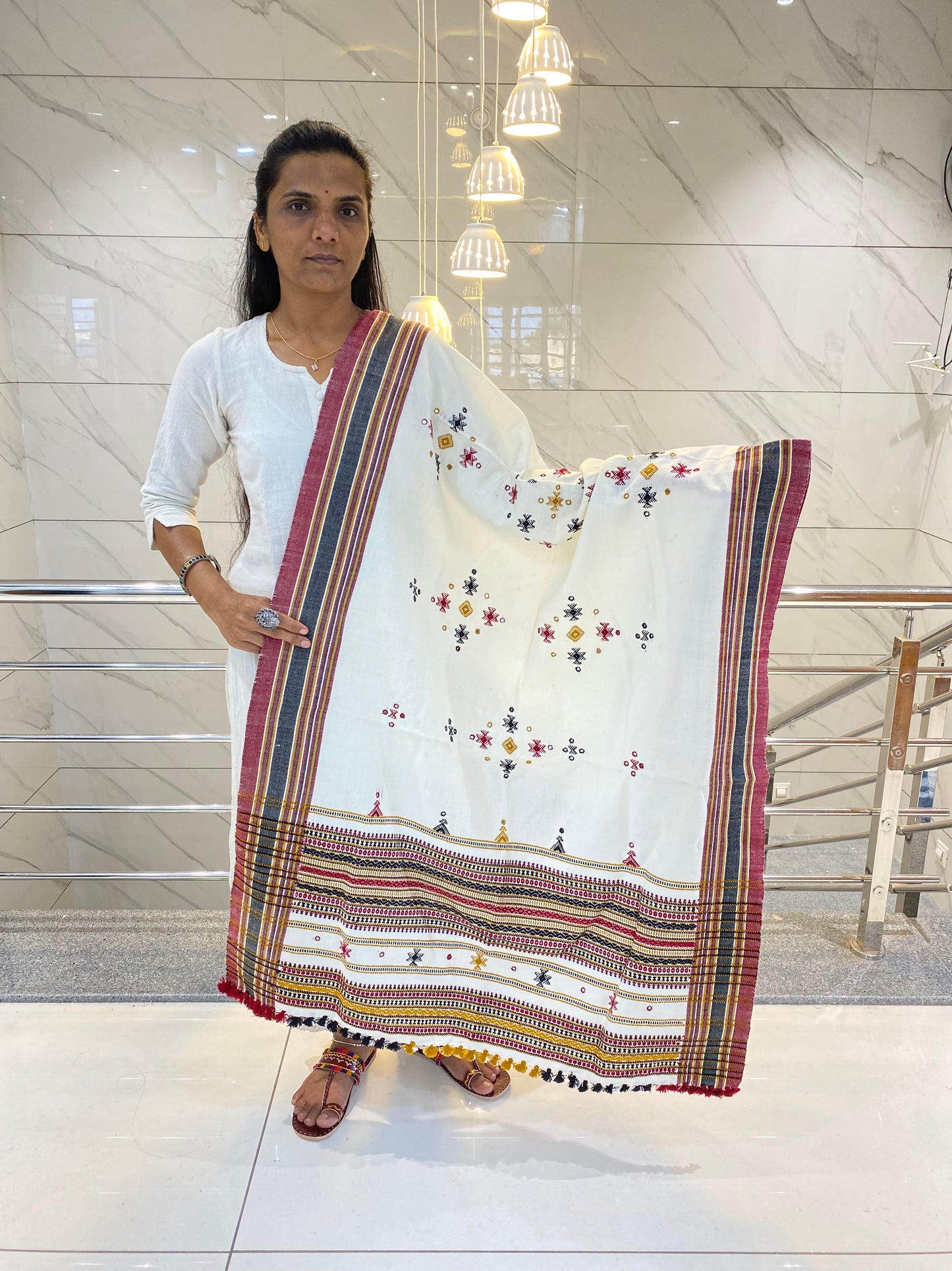 Chomakh Bhujodi Wooen Shawl