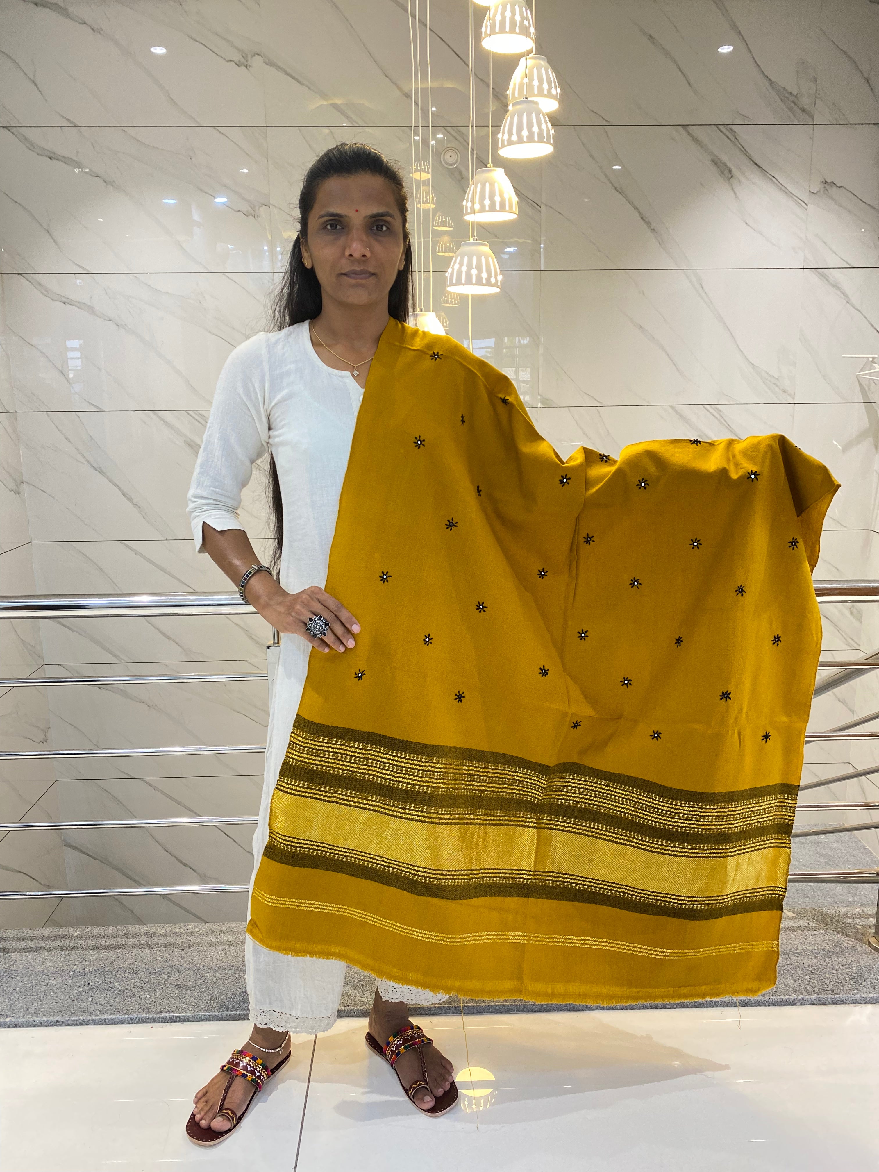 Jari Abhala Bhujodi Woolen Shawl