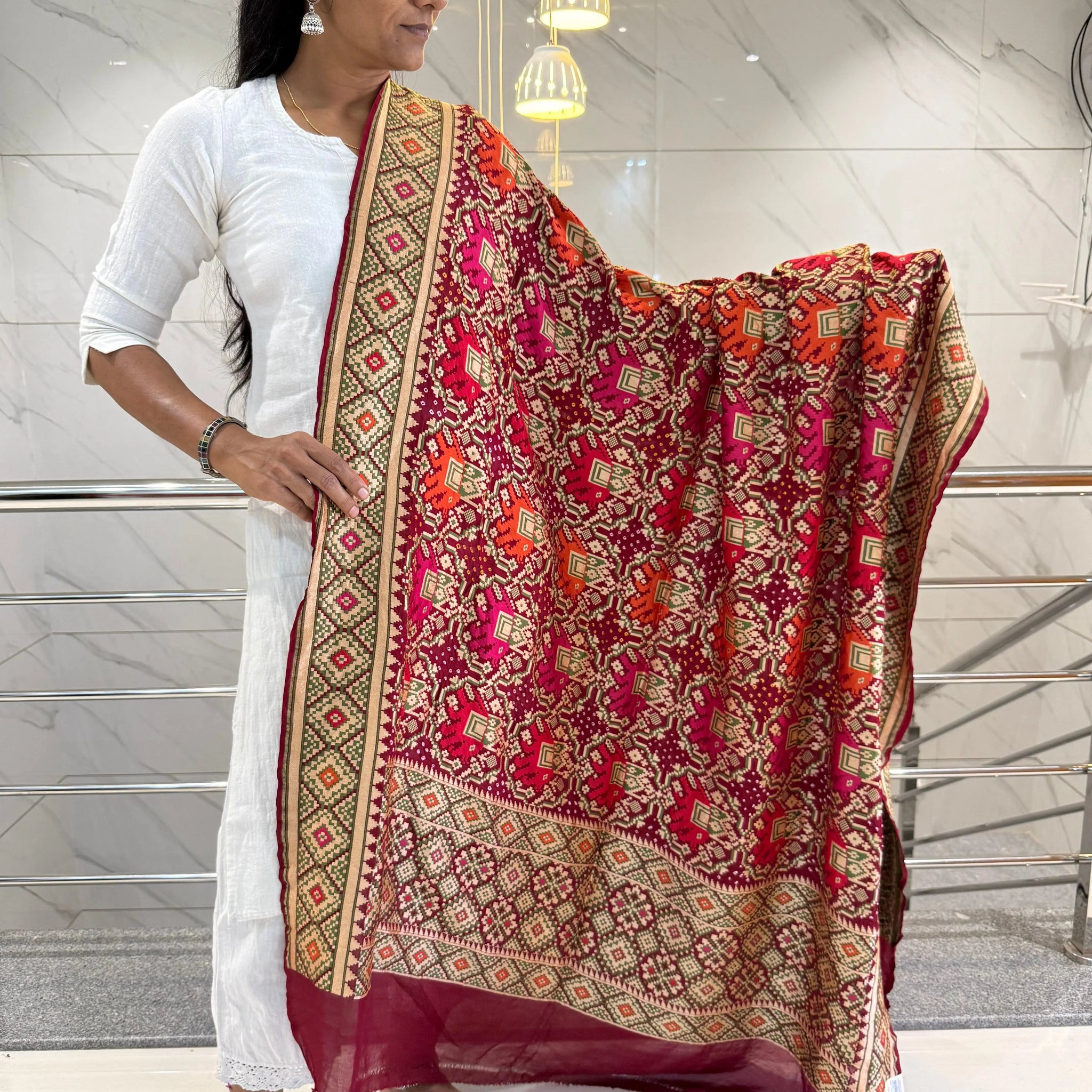 Minakari Banarasi-Bandhani Pure Crepe Dupatta RAKHIYO