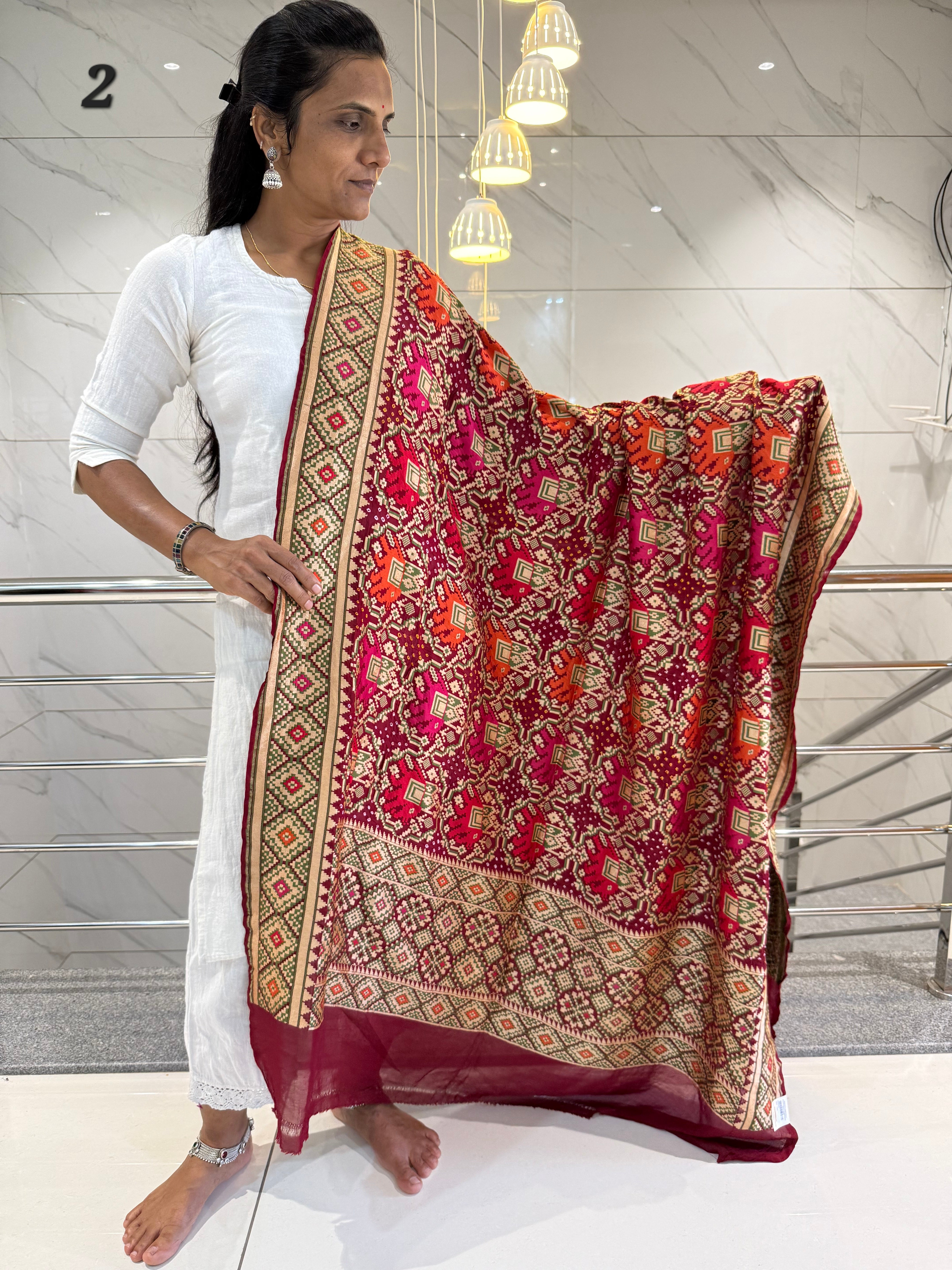 Minakari Banarasi-Bandhani Pure Crepe Dupatta